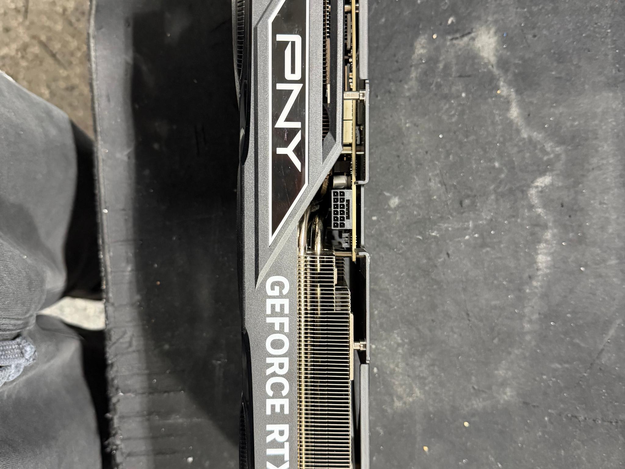 PNY GeForce RTX 5080 Triple Fan