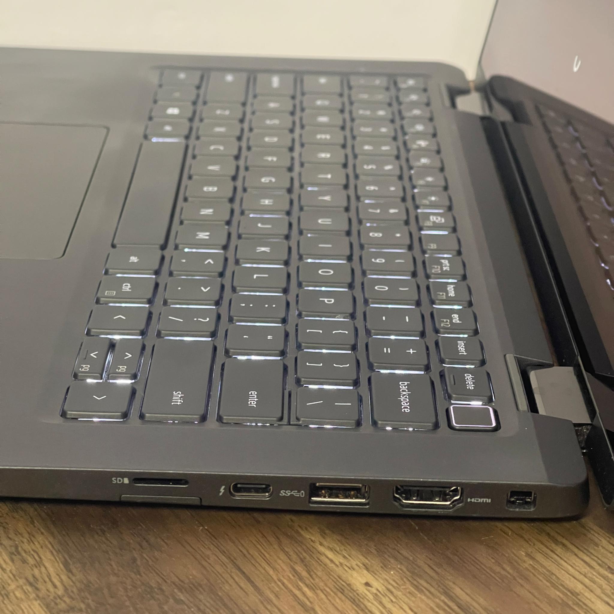 Stellar Nubula | Dell Latitude 7420 14"| i7-1185G7 3.0GHz 16GB 512GB