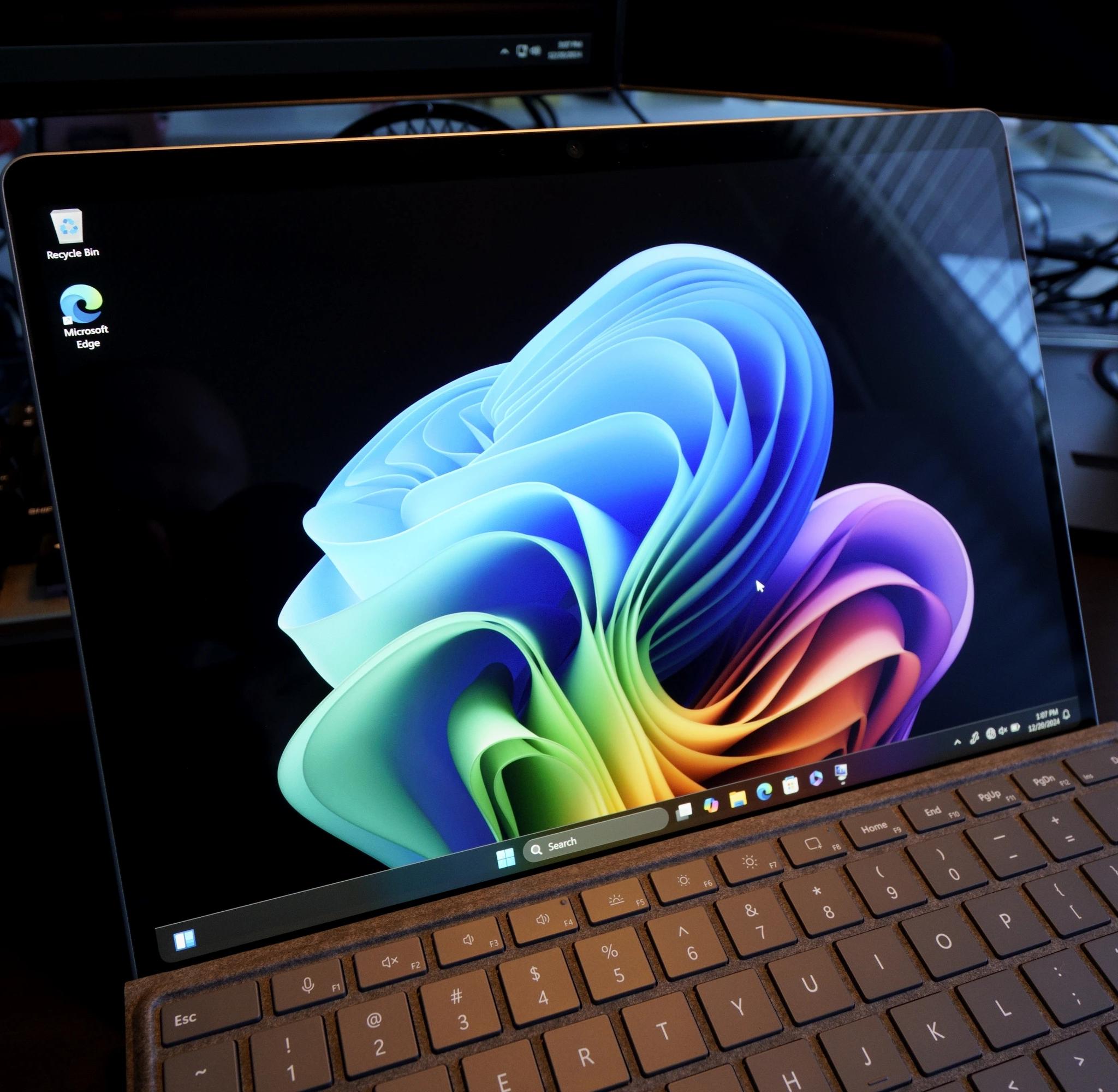 Microsoft Surface Pro 11 Snapdragon X Elite w/ Keyboard and Pen