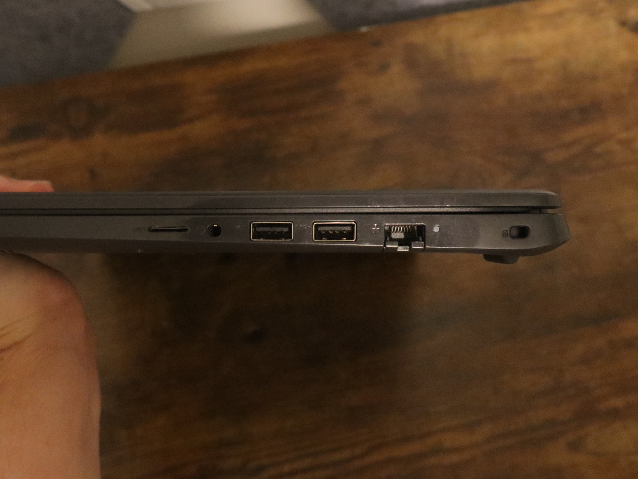 Dell Latitude 3510 i5 10th gen 256Gb webcam  windows 11 & Charger