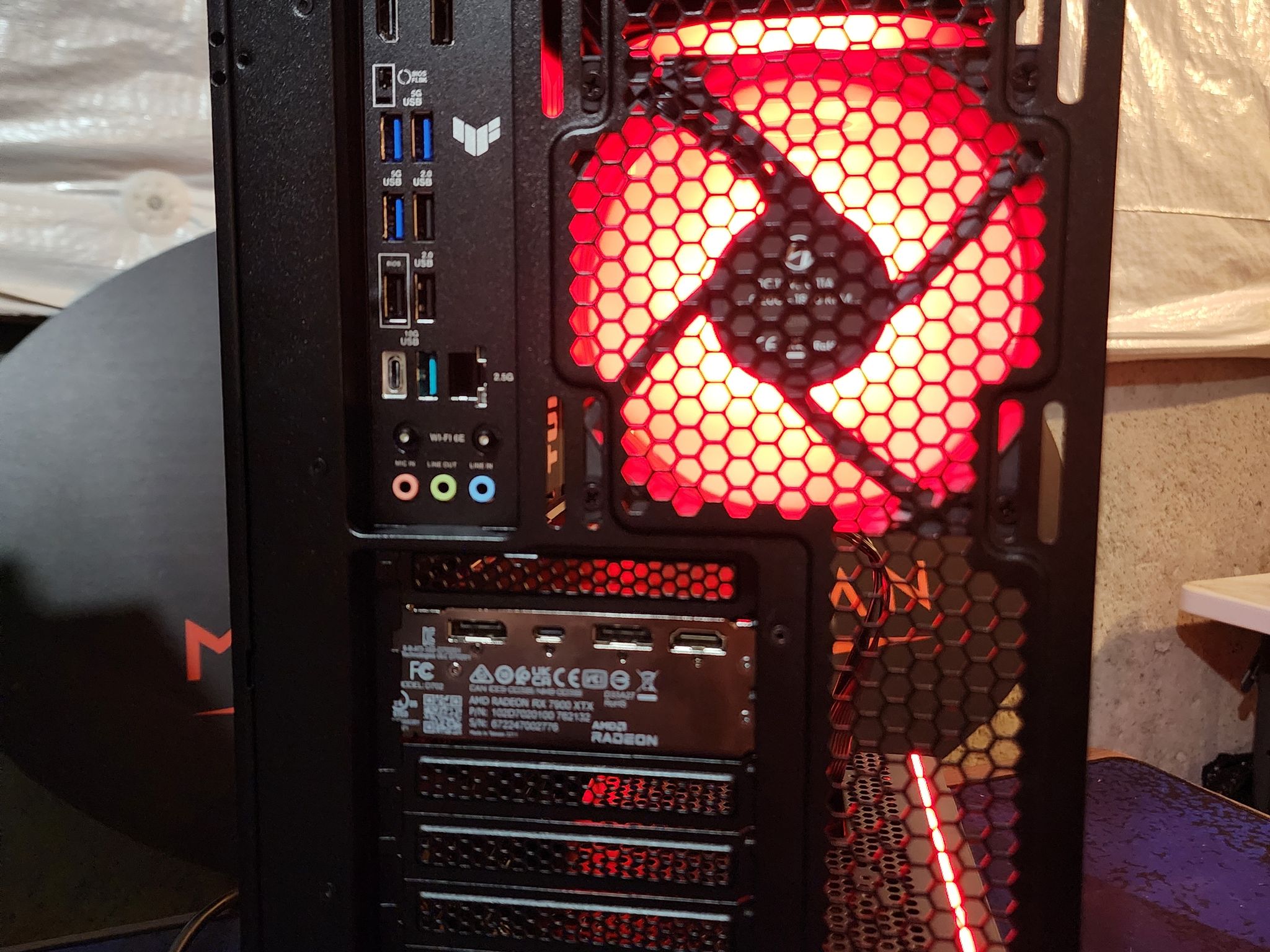 RX 7900 XTX / Ryzen 7 9800X3D / 32GB DDR5 RAM / 2TB NVMe