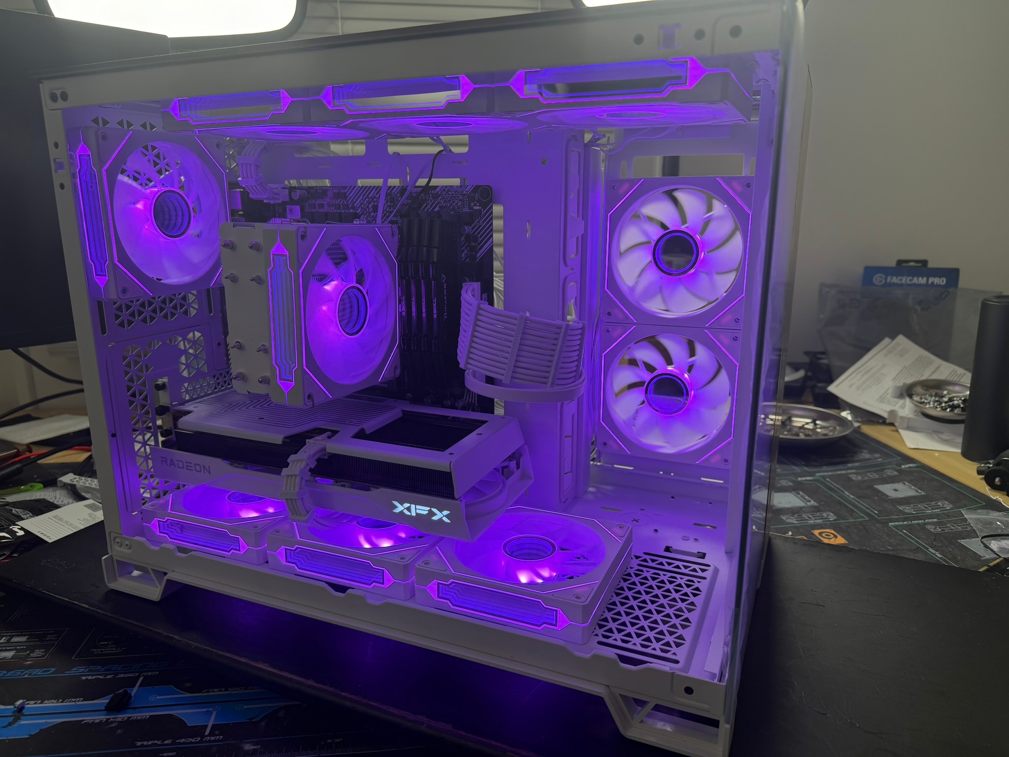 White Gaming PC | 5 5600X | 9060XT 16gb | 32GB RAM | Windows 11