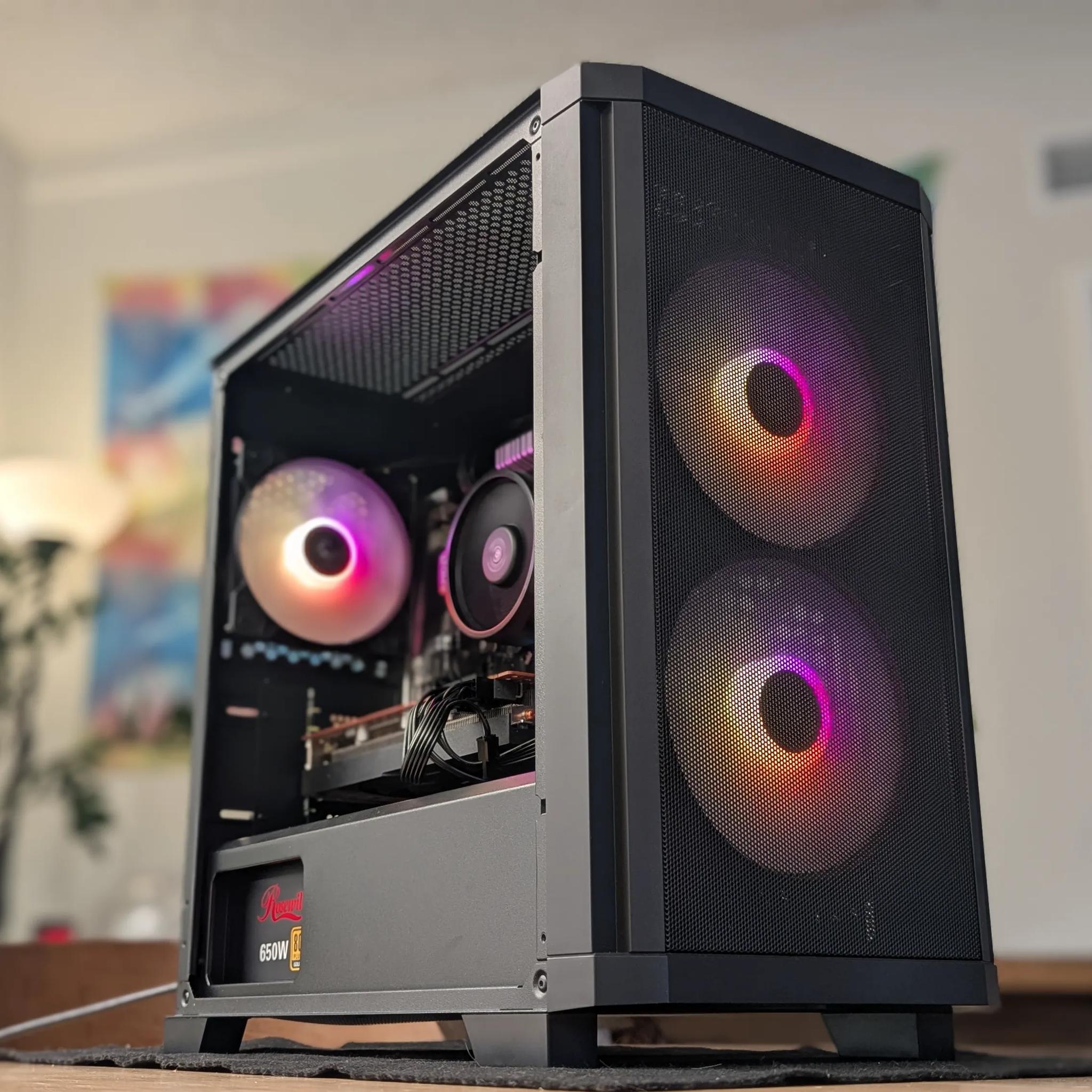 Hydra – 5700 XT / Ryzen 5 5500 – 16GB RAM, 1TB NVMe, 650W Gold – MicroATX Gaming PC
