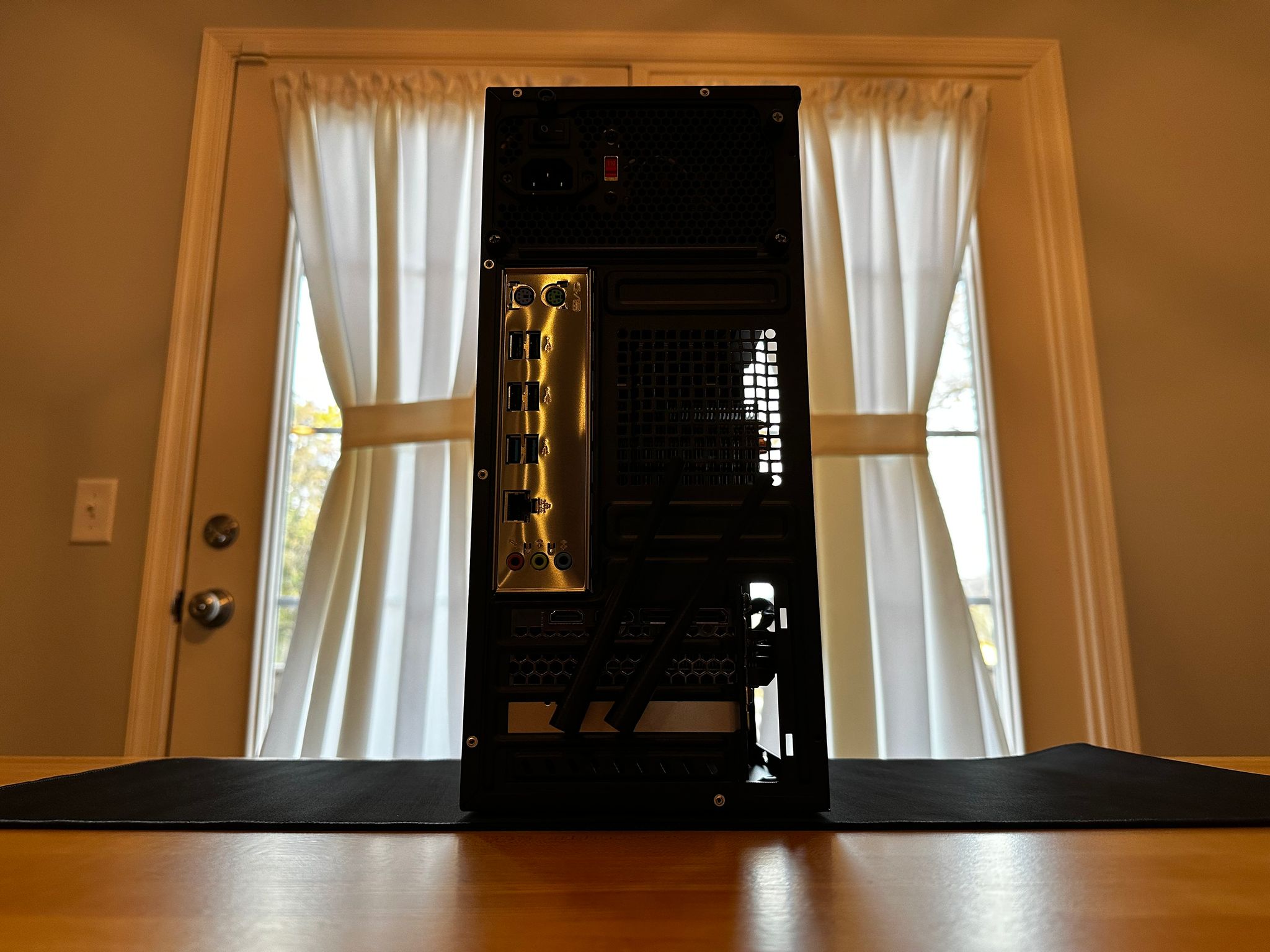 ⚫️🧊|RTX 3060 12gb, Core i7 1tb SSD, 16gb Ram, Wifi Equipped Gaming PC!