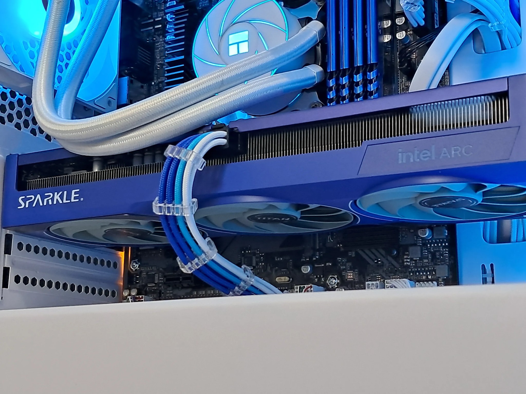 True Blue 1440p Gamer! Arc B580 | Core i5-14600K | 32GB DDR4 | 1TB NVMe SSD