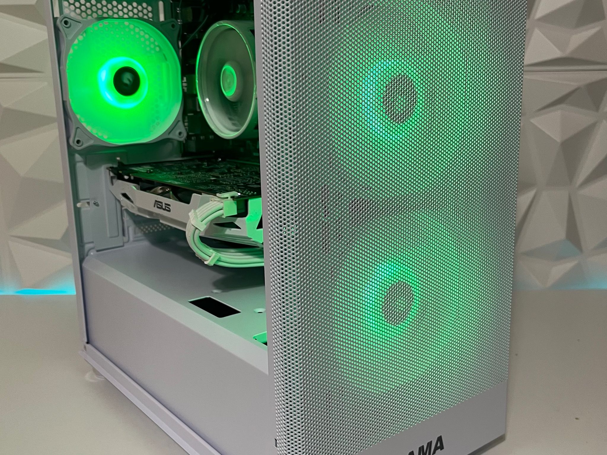 Great Value 1080p Streaming/Gaming PC|GTX 1070 8GB|Ryzen 5 2600