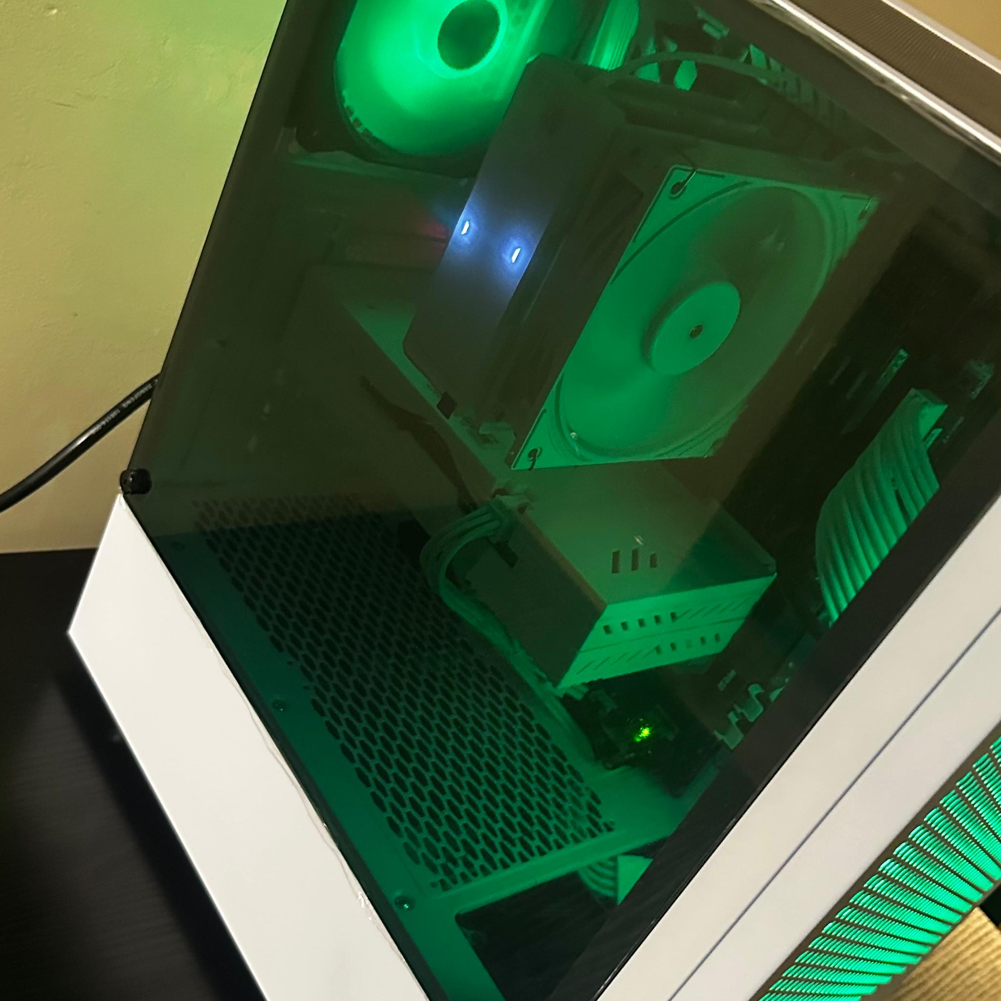 Custom Gaming PC | i7-6700K | RX 580 8GB | 32GB RAM | 280GB SSD + 1TB HDD