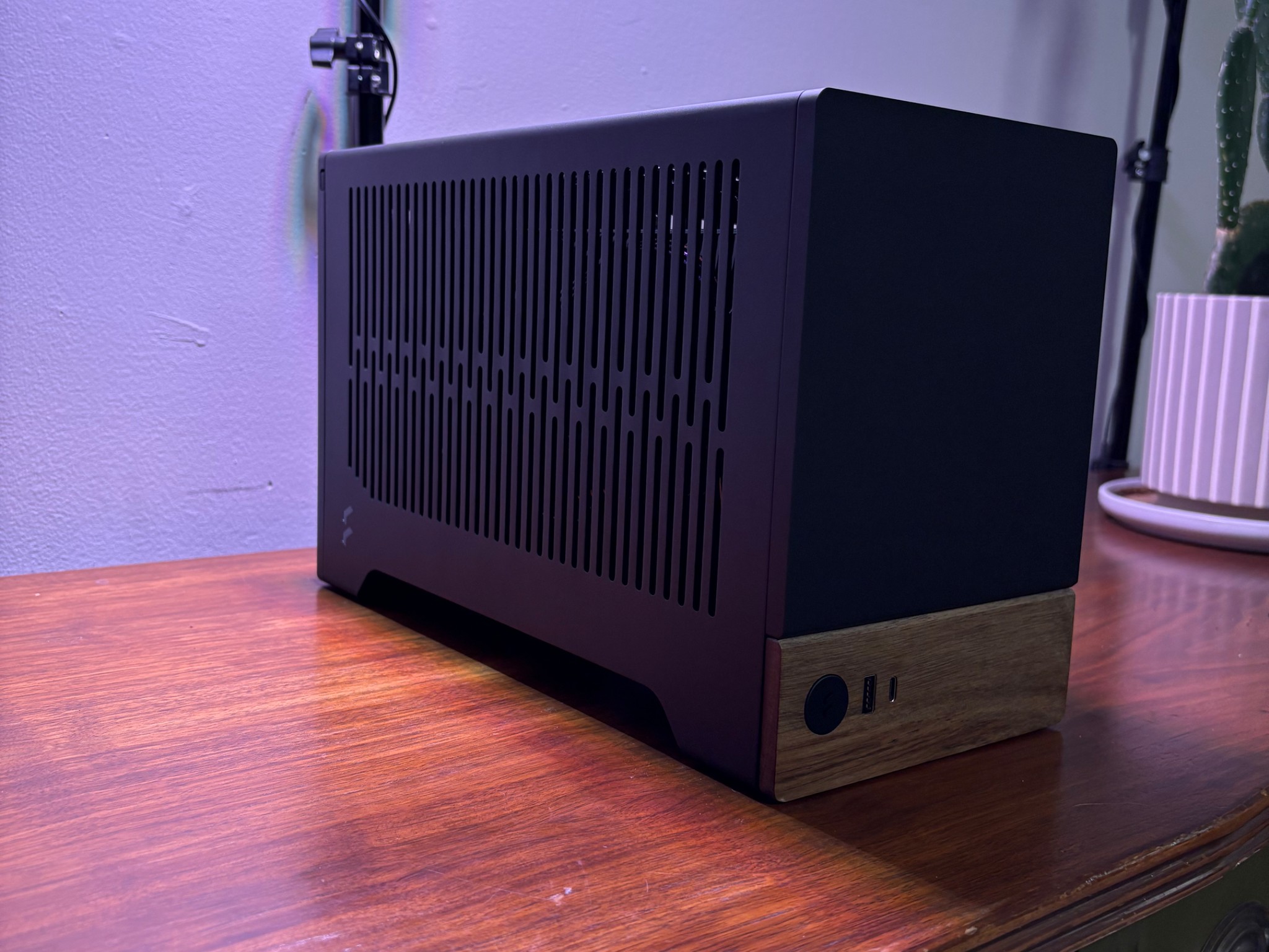 RTX 5070 | Ryzen 9 5900X | 32GB DDR4 | 1 TB SSD | 850W PSU | 1x 120MM Fan | Fractal Terra