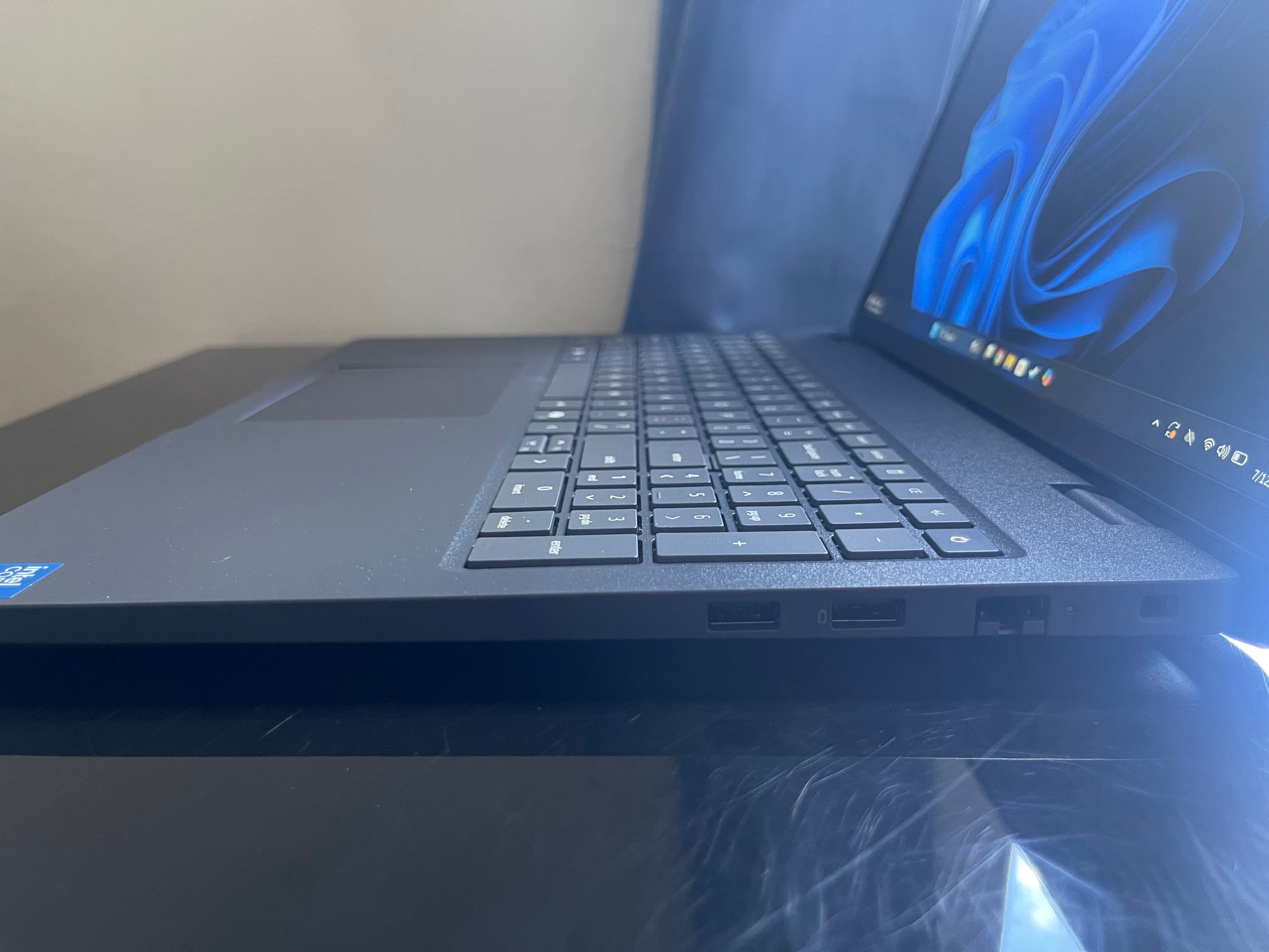 Brand New-DELL Pro 16/ I3 100U / 8Gb DDR5/ 256gb NVMe Gen 4x4
