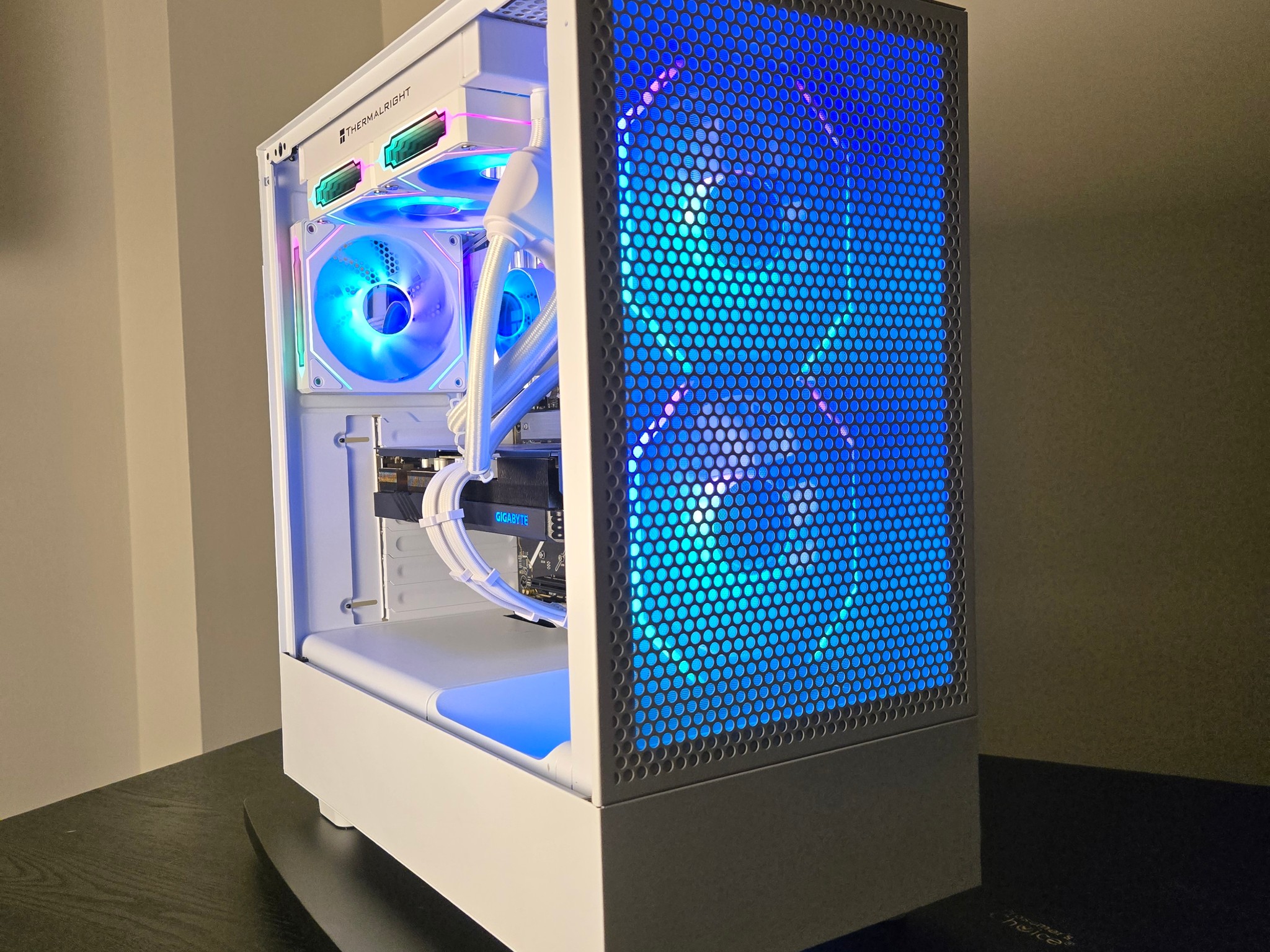 RX 7600 XT 16gb | Ryzen 5 7600X | 32gb DDR5 | 1tb Storage
