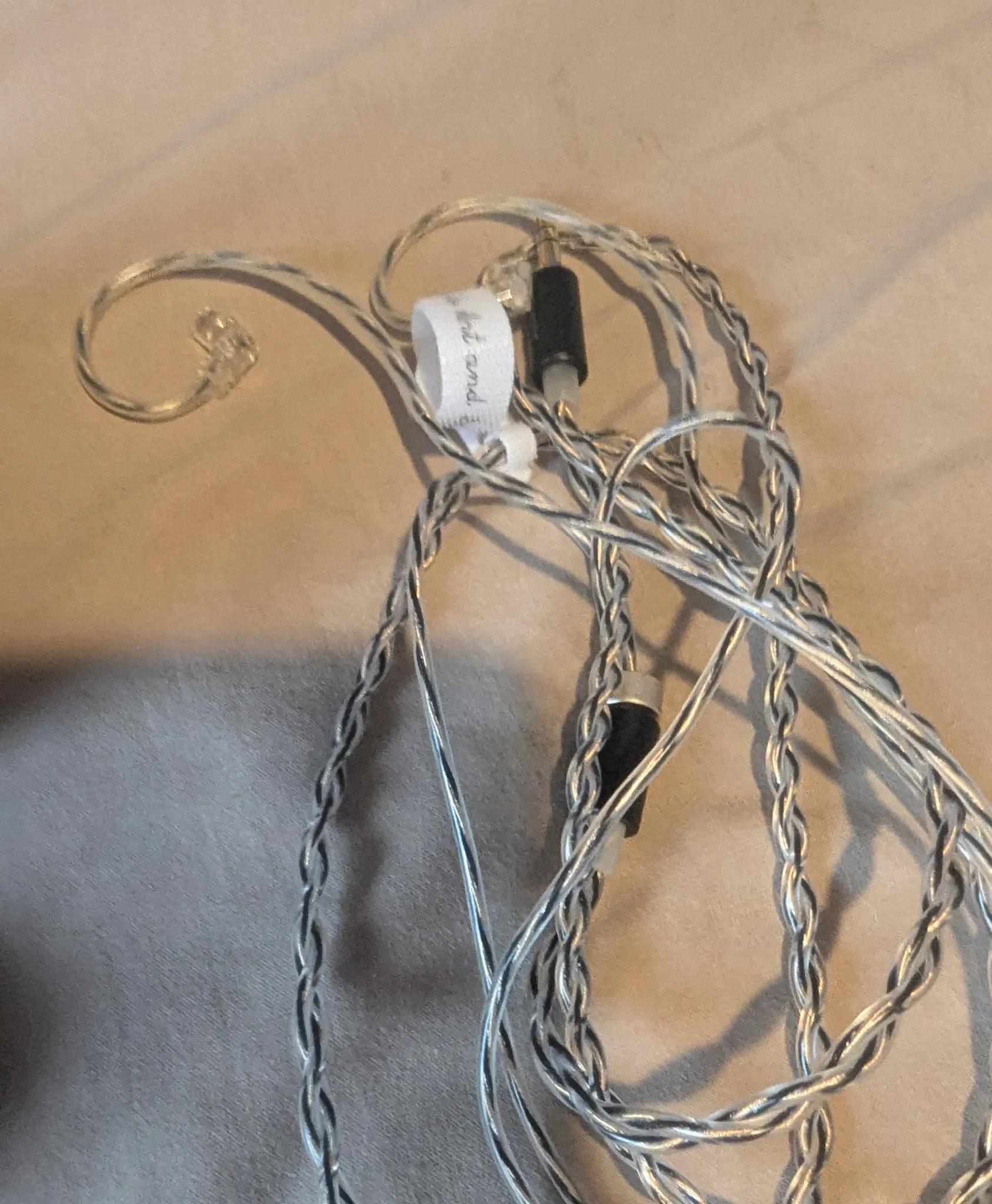 Linsoul SIMGOT EM6L (Lightly used)