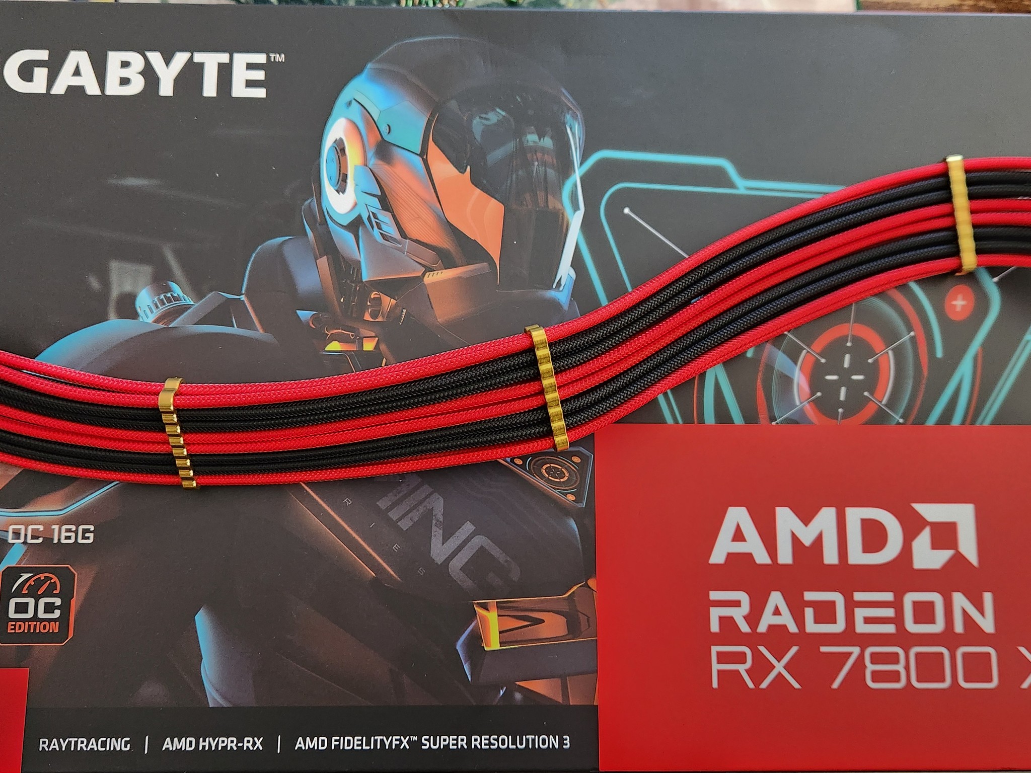 Radeon RX 7800xt GIGABYTE GAMING OC 16gb VRAM + CABLE EXTENSIONS
