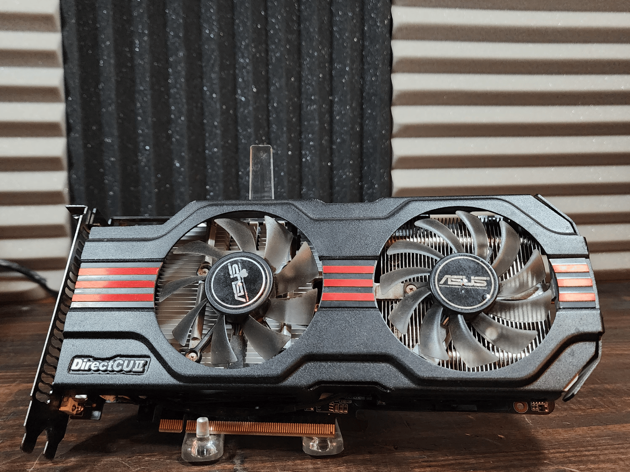 ASUS GeForce GTX 560 DCII 1GB *for parts*