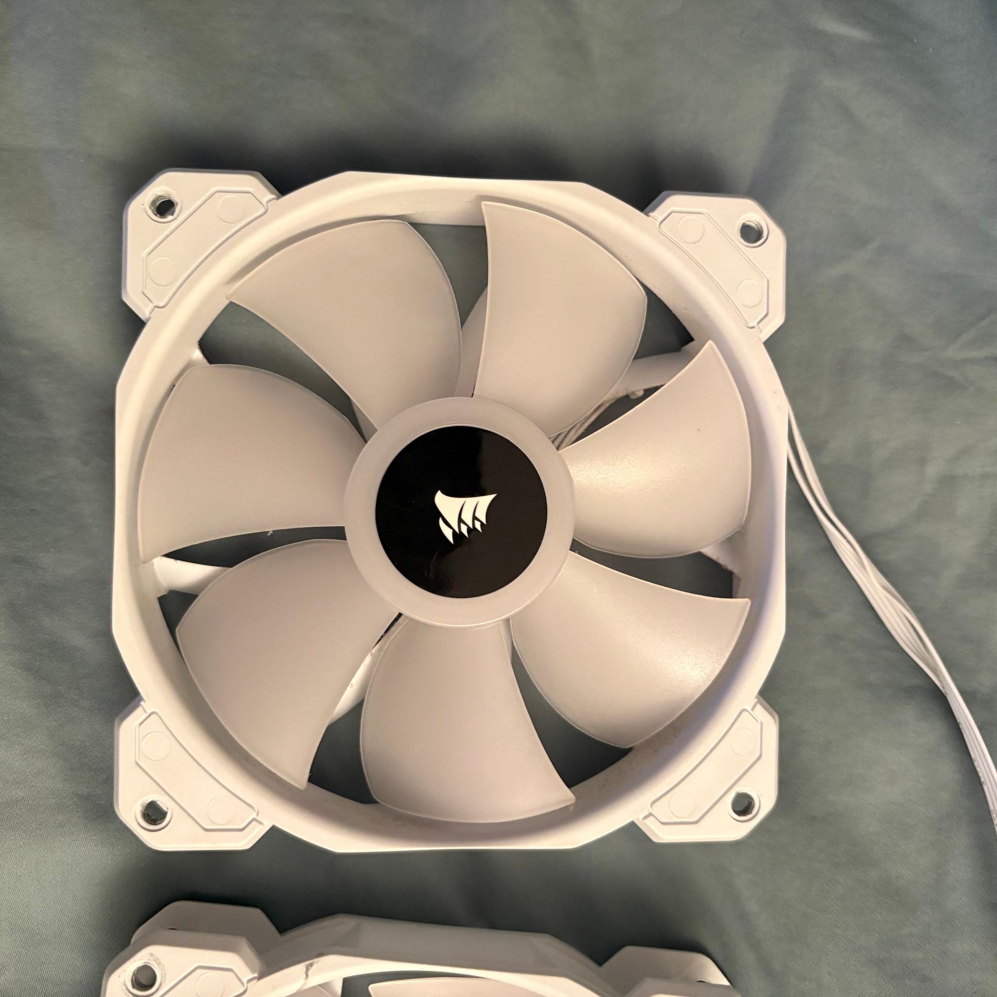 Corsair iCUE SP RGB ELITE 120mm White 3-Pack (No RGB Hub)