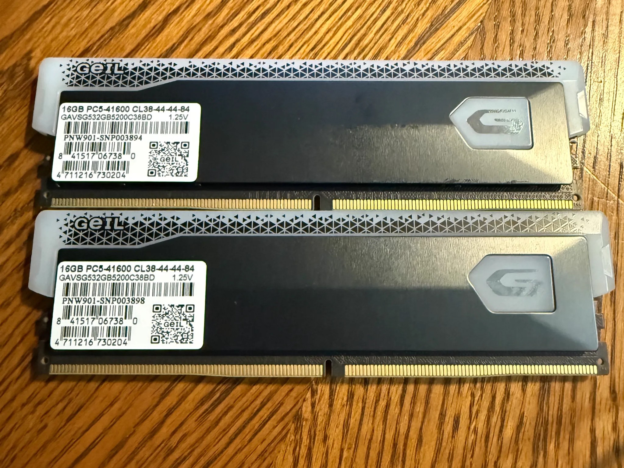 x2 16 GB PC5-41600 CL38-44-44-84