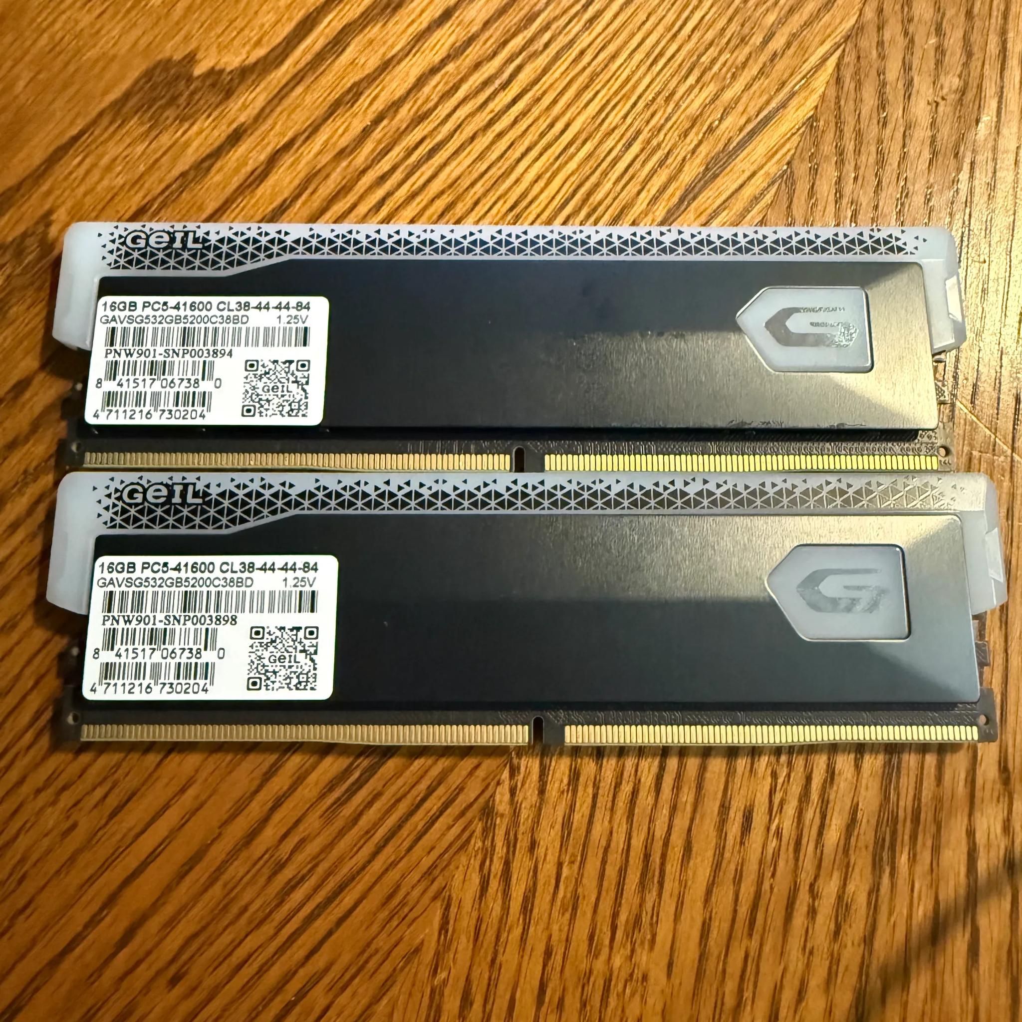 x2 16 GB PC5-41600 CL38-44-44-84