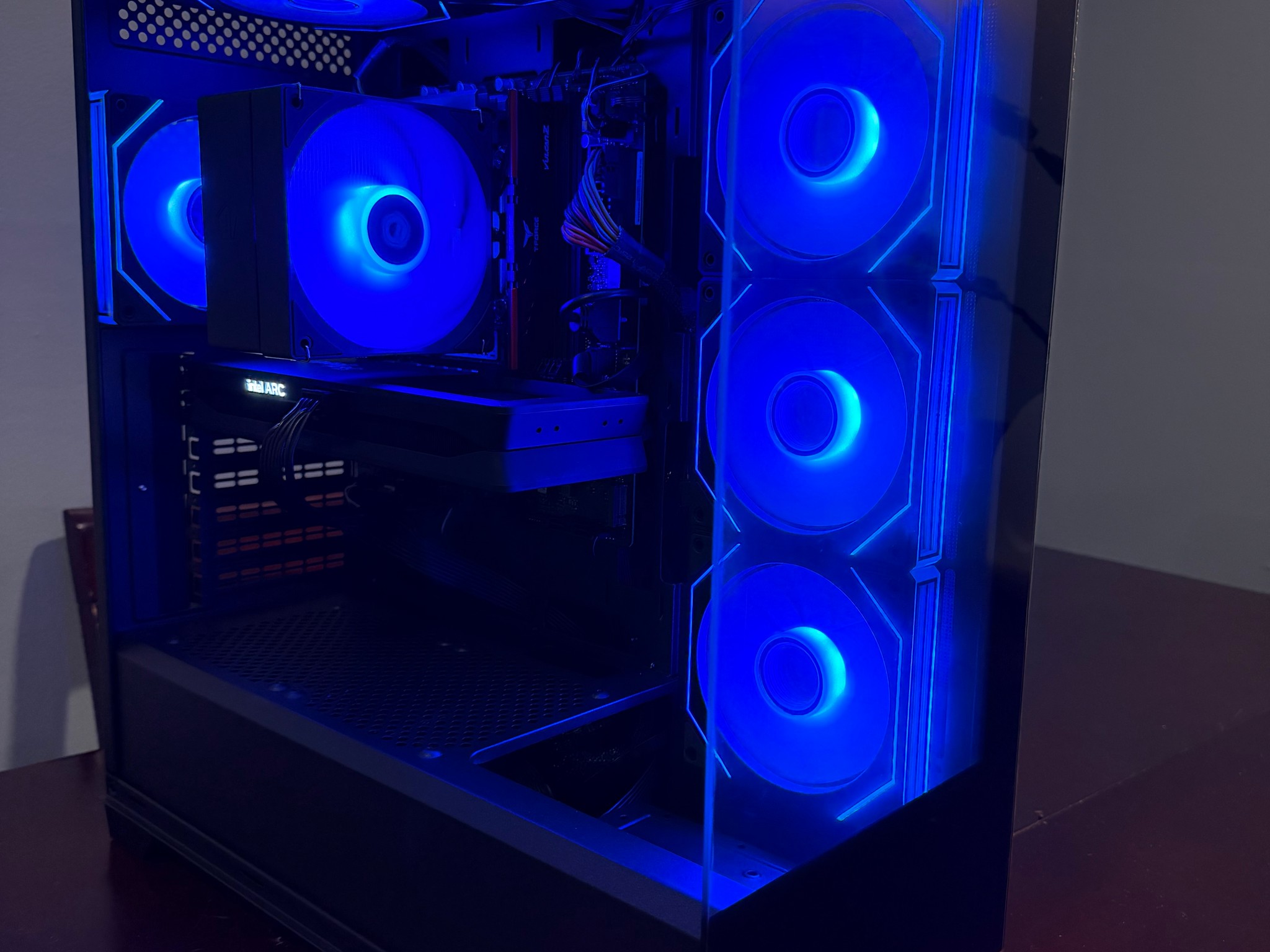 I5 12400F - Intel Arc B580 12gb - 16gb ddr4 3200mhz - 512gb m.2 ssd - windows 10 - custom gaming pc