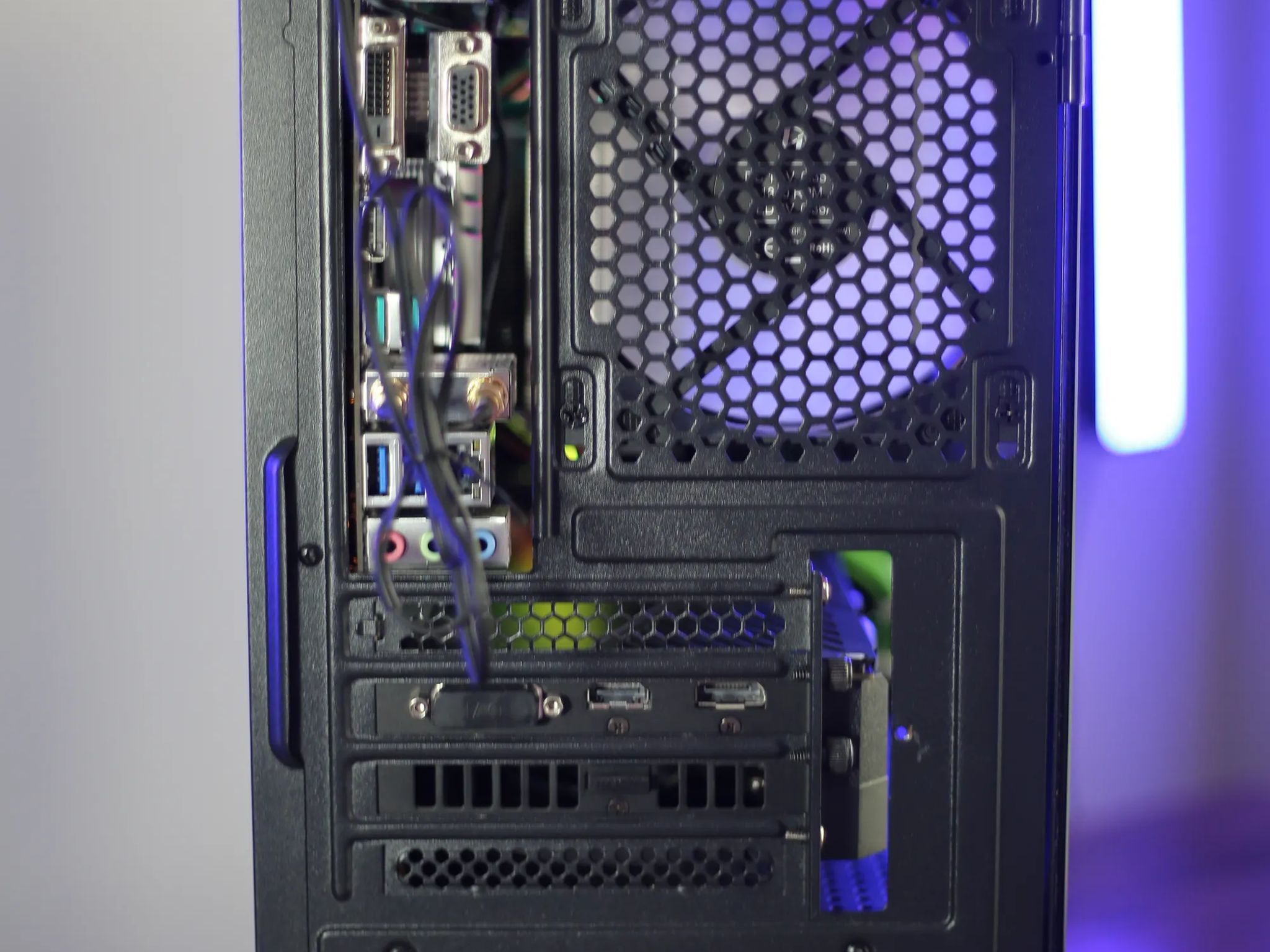 RTX 2060 6GB & AMD 5600G Custom Gaming PC!