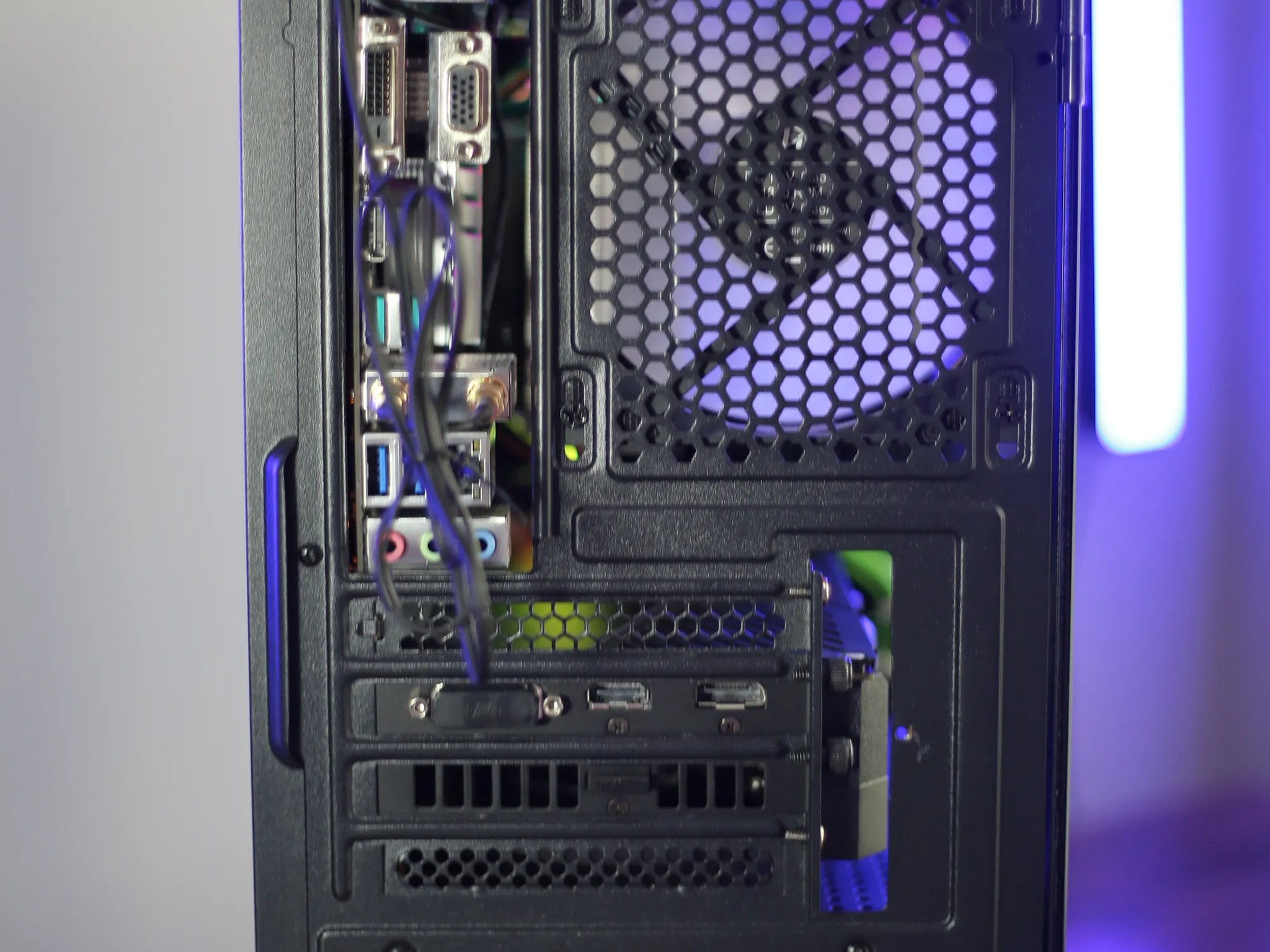 RTX 2060 6GB & AMD 5600G Custom Gaming PC!