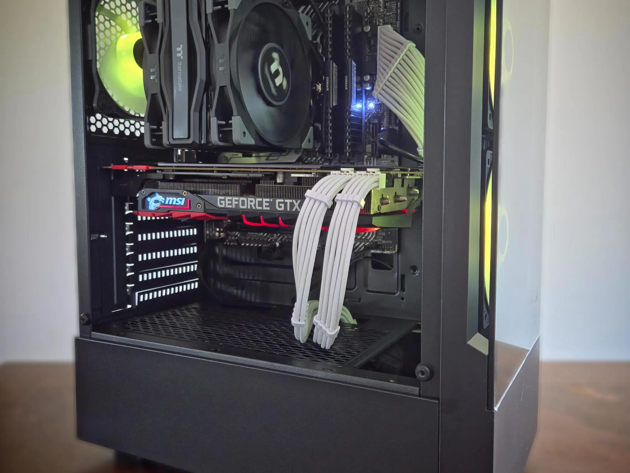 Starter PC! Intel i3 10100f - MSI 1080 Ti