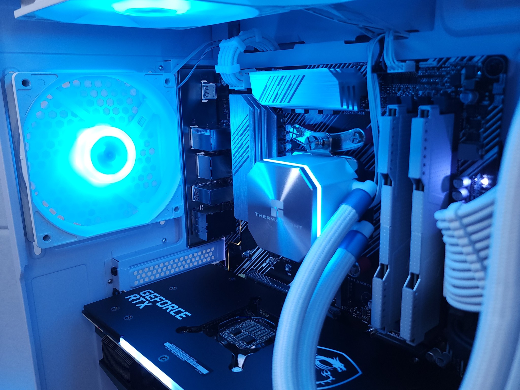 💙🤍RTX 3080Ti | Ryzen 7 5700X | 32GB 3200MHz | 1TB NVMe SSD