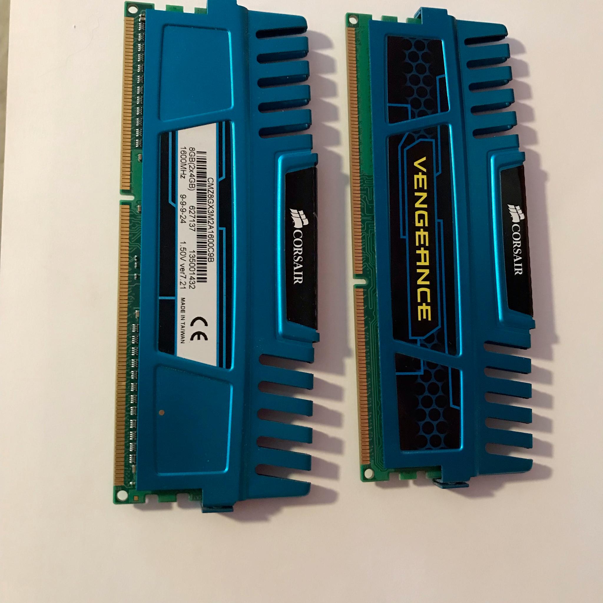Corsair Vengeance DDR3 8gb RAM kit (2x4GB) 1600MHz 1.50V