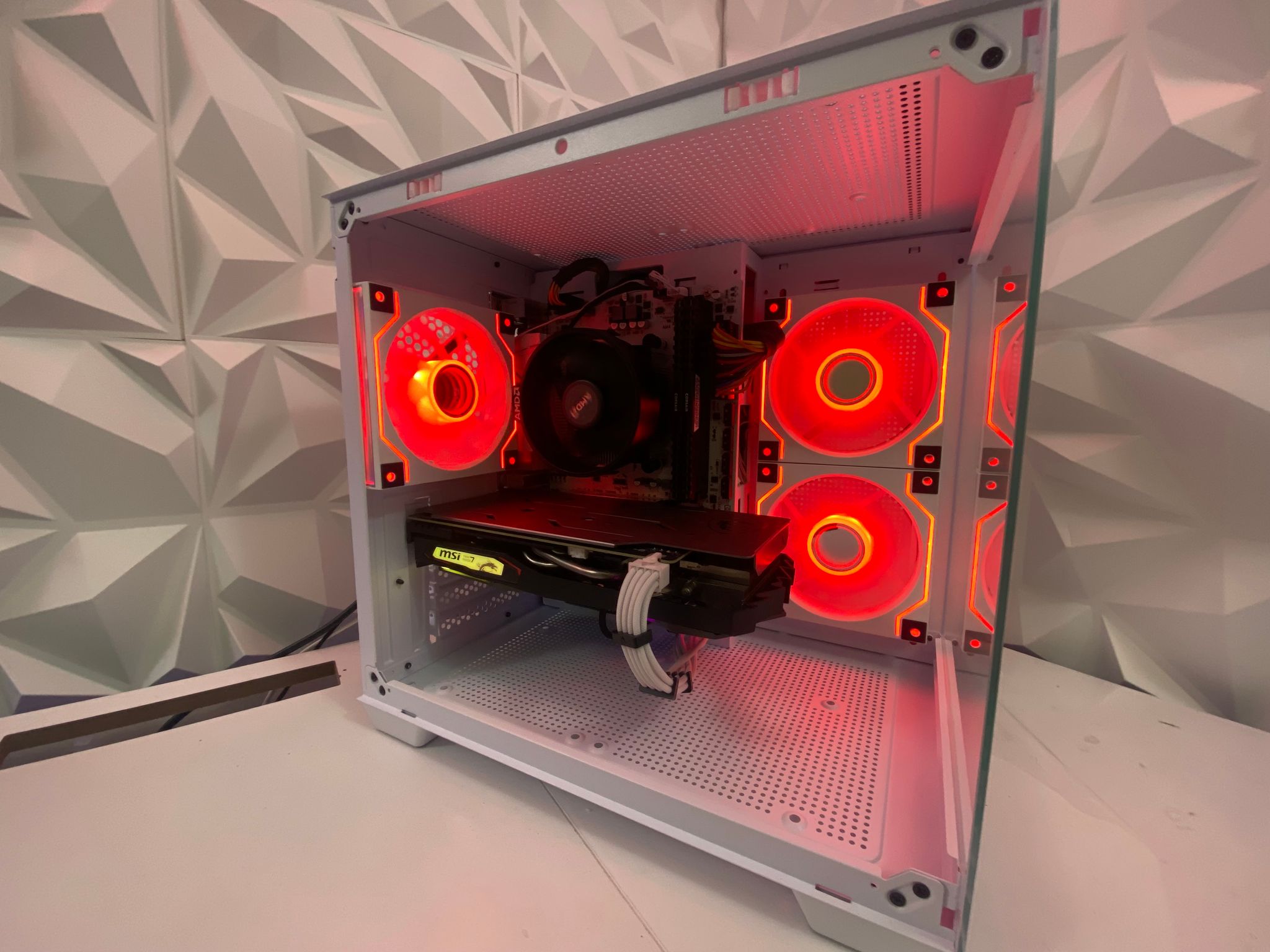 🎅🎅 White Elite Build – Ryzen 5 2600 + GTX 1660 Ti 6GB | 1080p High FPS Ready