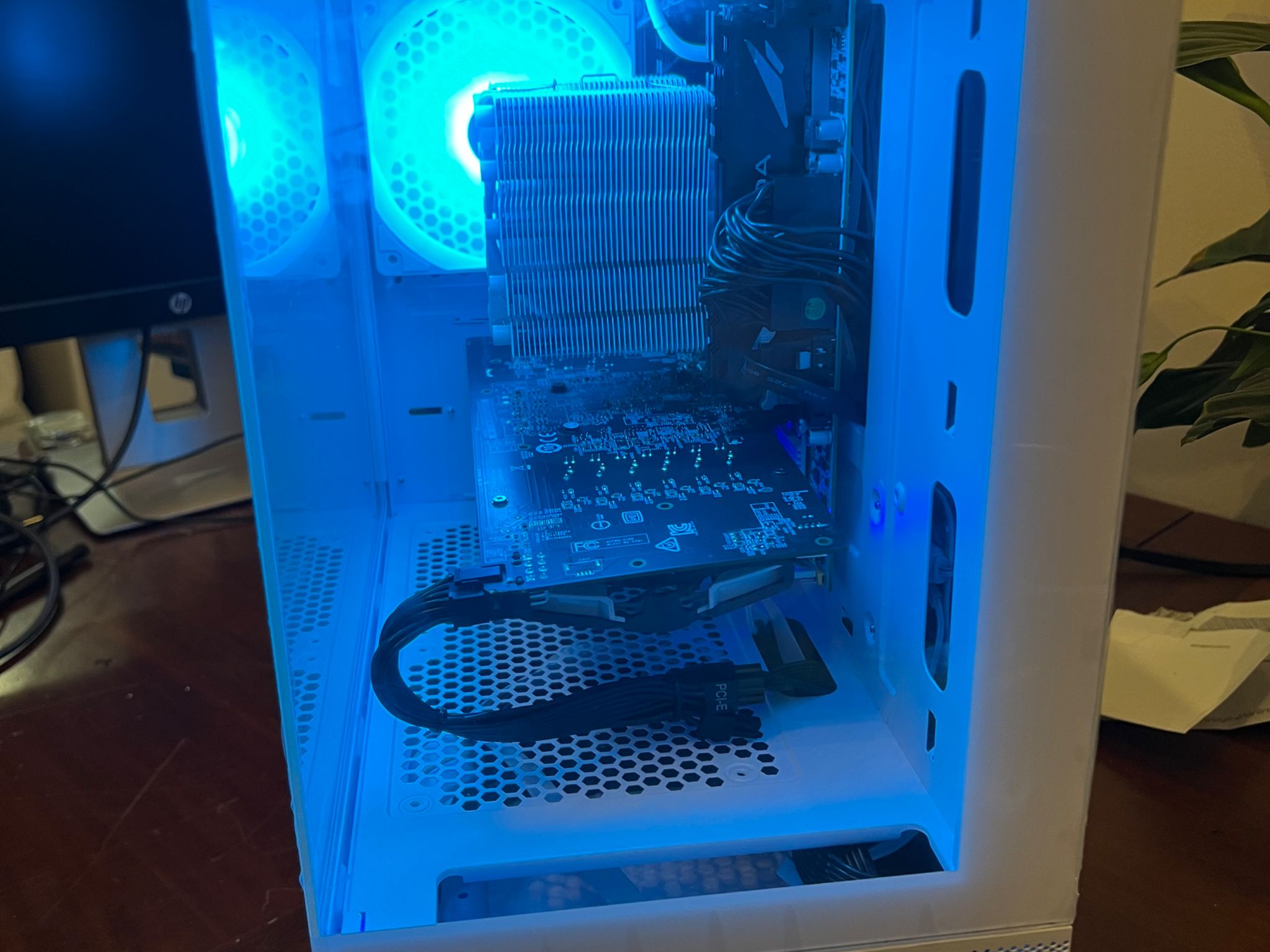 Intel 10 Core White Gaming PC RX 580 1tb SSD 32GB RAM WIFi WINDOWS 10 Pro