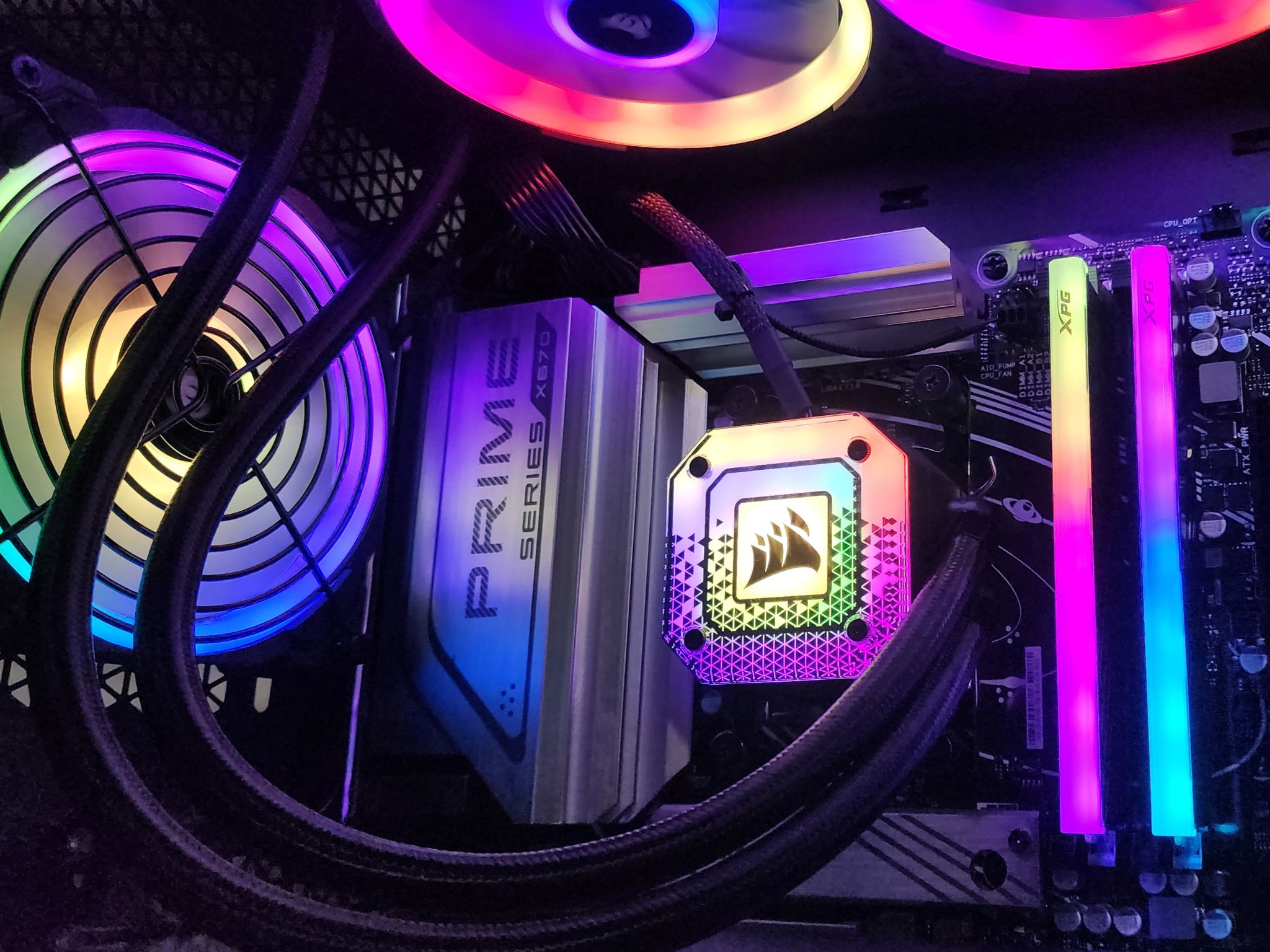 Gaming PC Ryzen 9 7950X3D 32GB RAM 2TB SSD RTX 4070 Ti SUPER 16GB Win11 Computer