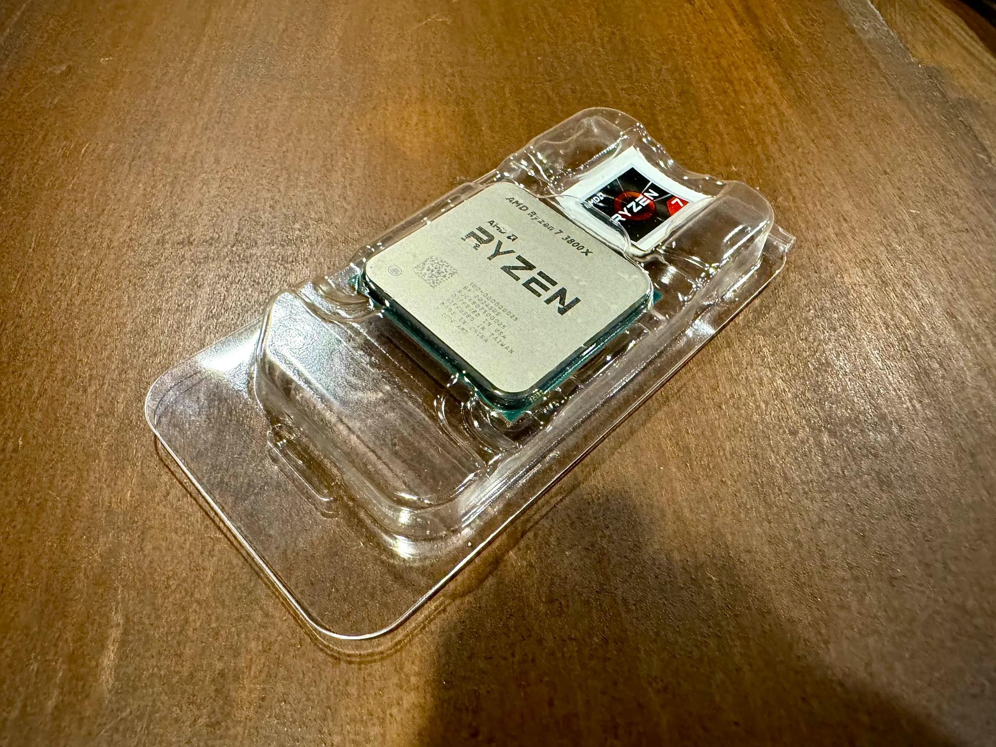 AMD Ryzen 7 3800X + Stock Cooler