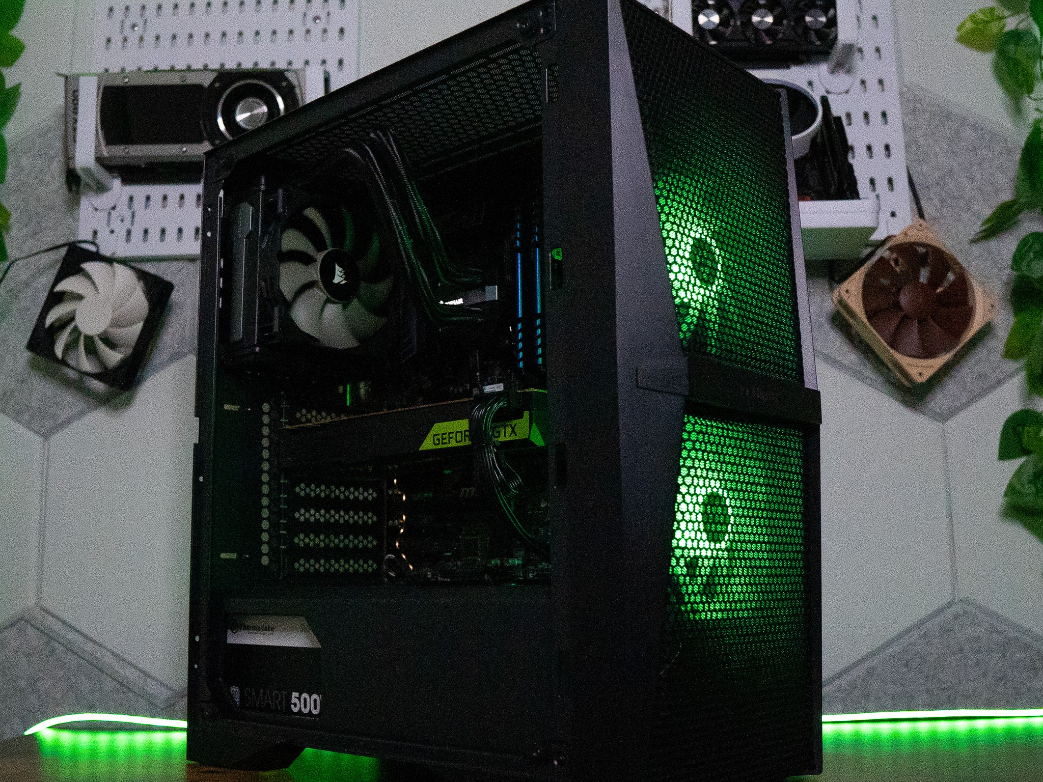 🍃🍃 | GTX 1080Ti 11GB | INTEL i7 8700K | 32GB DDR4 RAM | 1TB | Mint Guardian