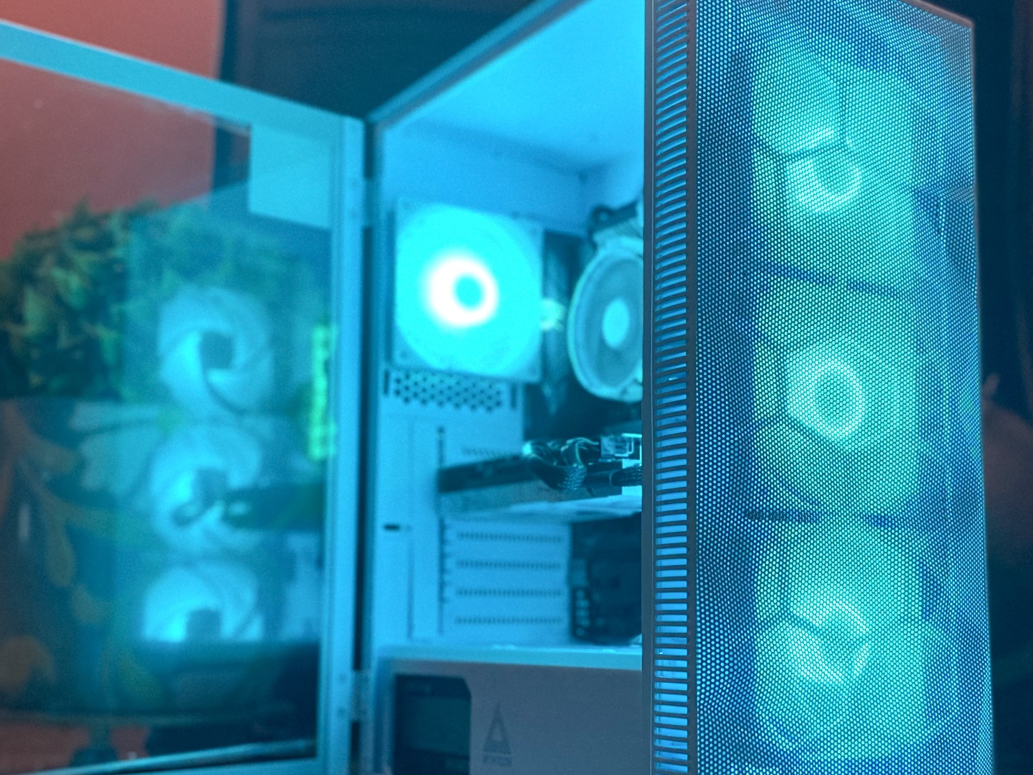 (White) Gaming PC|🩸Blo0D 5700XT| Ryzen 5| 16GB (2x8GB) RGB DDR4| 1TB NVMe/SSD| Windows 11 Pro