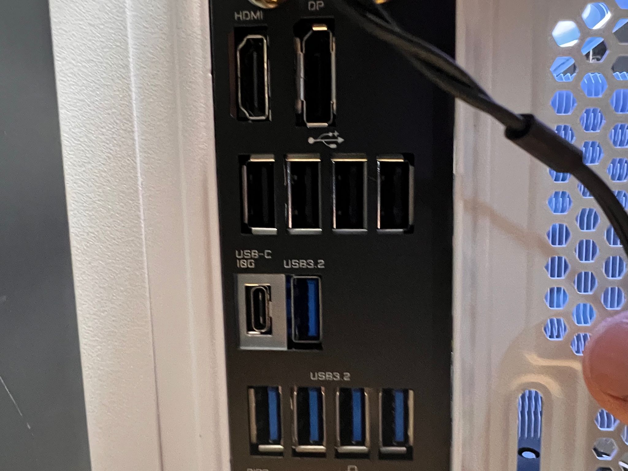 {STEAL IT WHILE YOU CAN}  7700x 4060ti 16g 32 ddr5 creator build keep your eye on this build