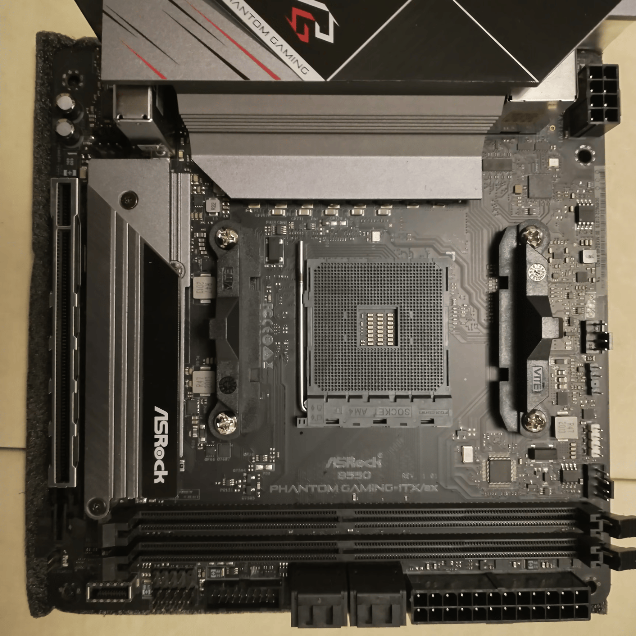 Asrock B550 PHANTOM GAMING ITX/ax