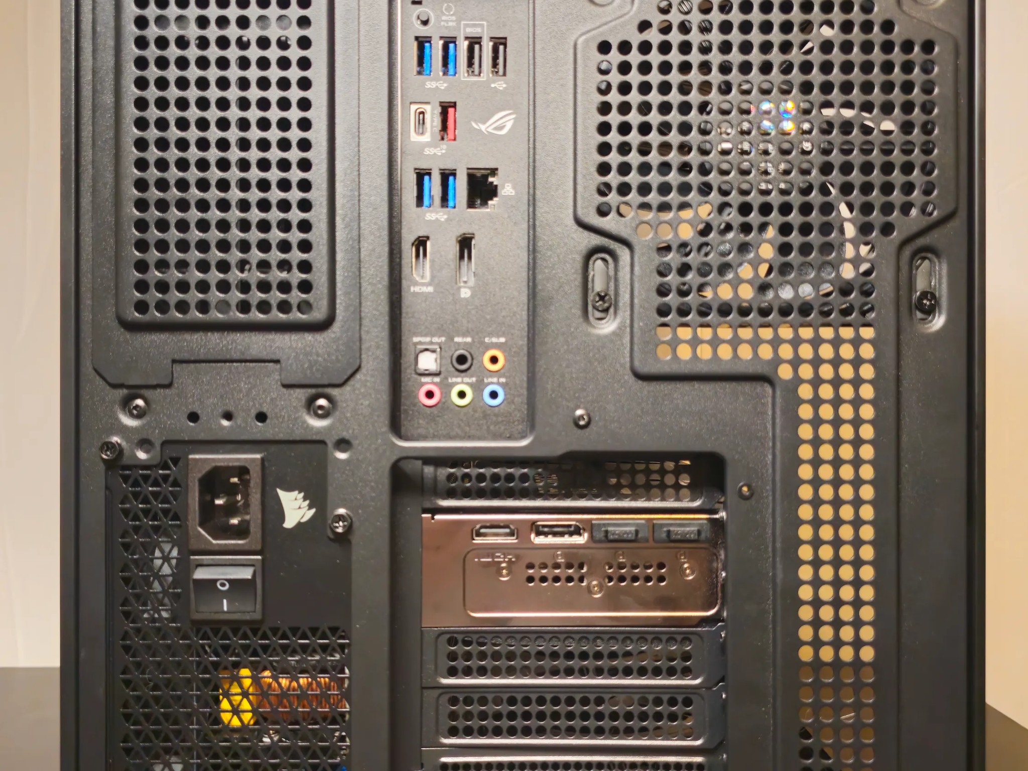 RTX 5070 12GB / Ryzen 7 5800x / 32GB RGB DDR4 / 2 x 1TB SSD / 𝒦𝒾𝓃𝑔 👑