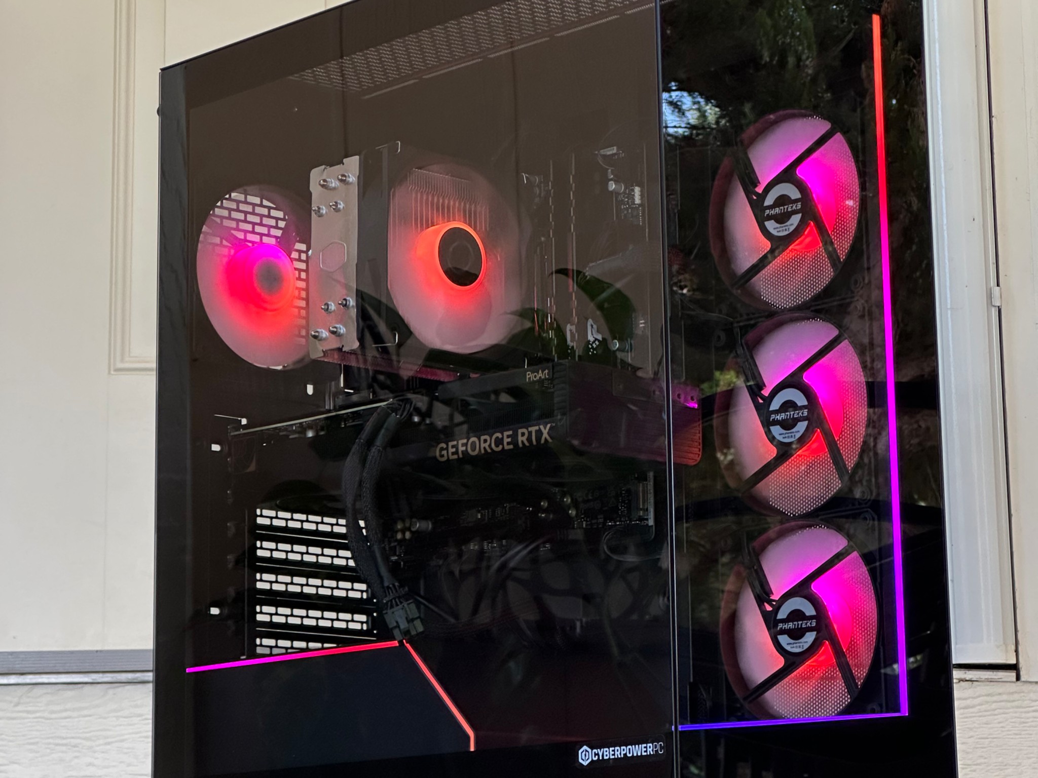 Ryzen 7 7700 / RTX 4060 Ti 16GB / 32GB DDR5 / 2TB MSI Nvme ssd / Windows 11
