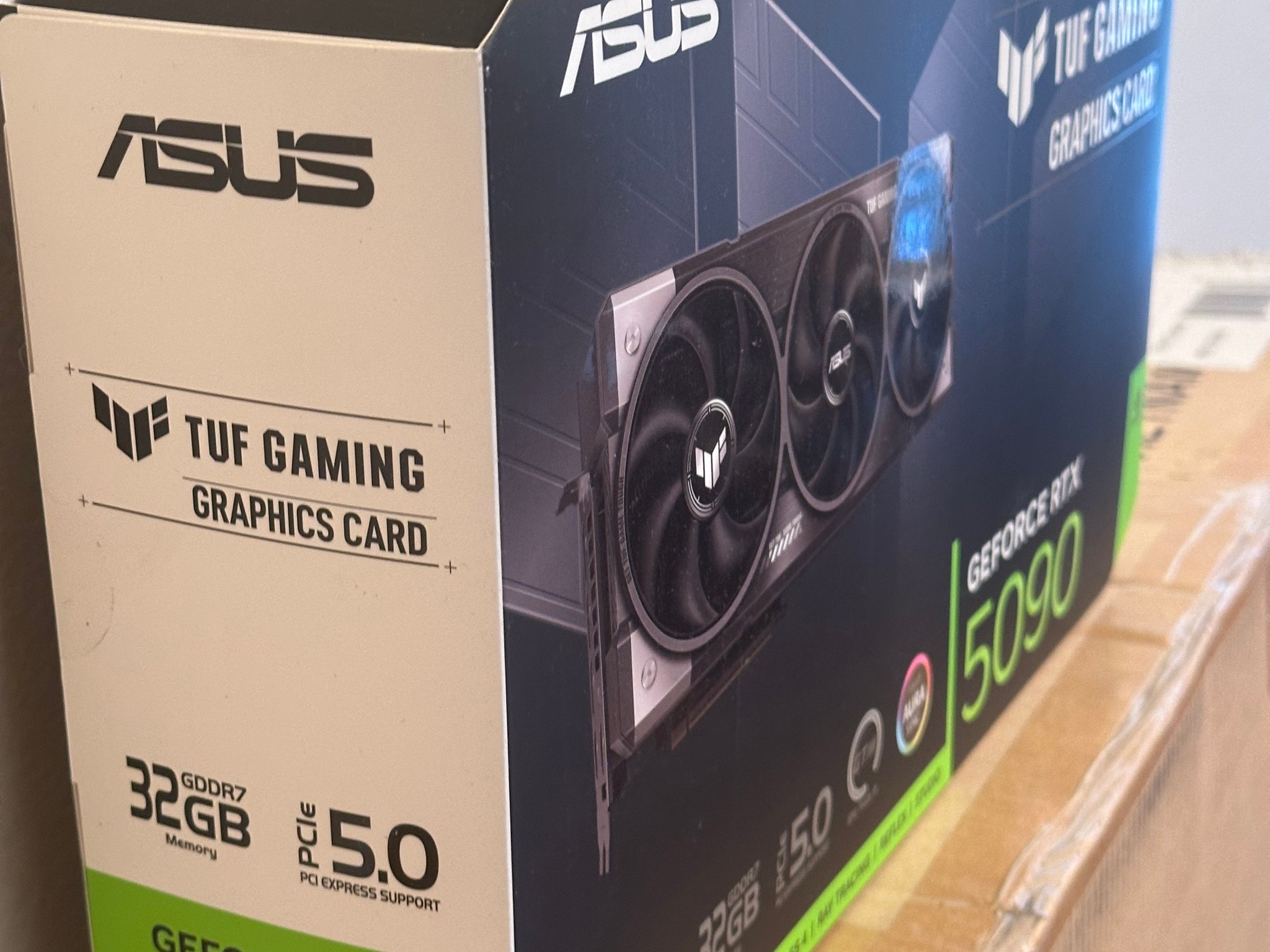 BNIB ASUS TUF Gaming GeForce RTX 5090 32 GB GDDR7 (includes RE: Requiem steam code)