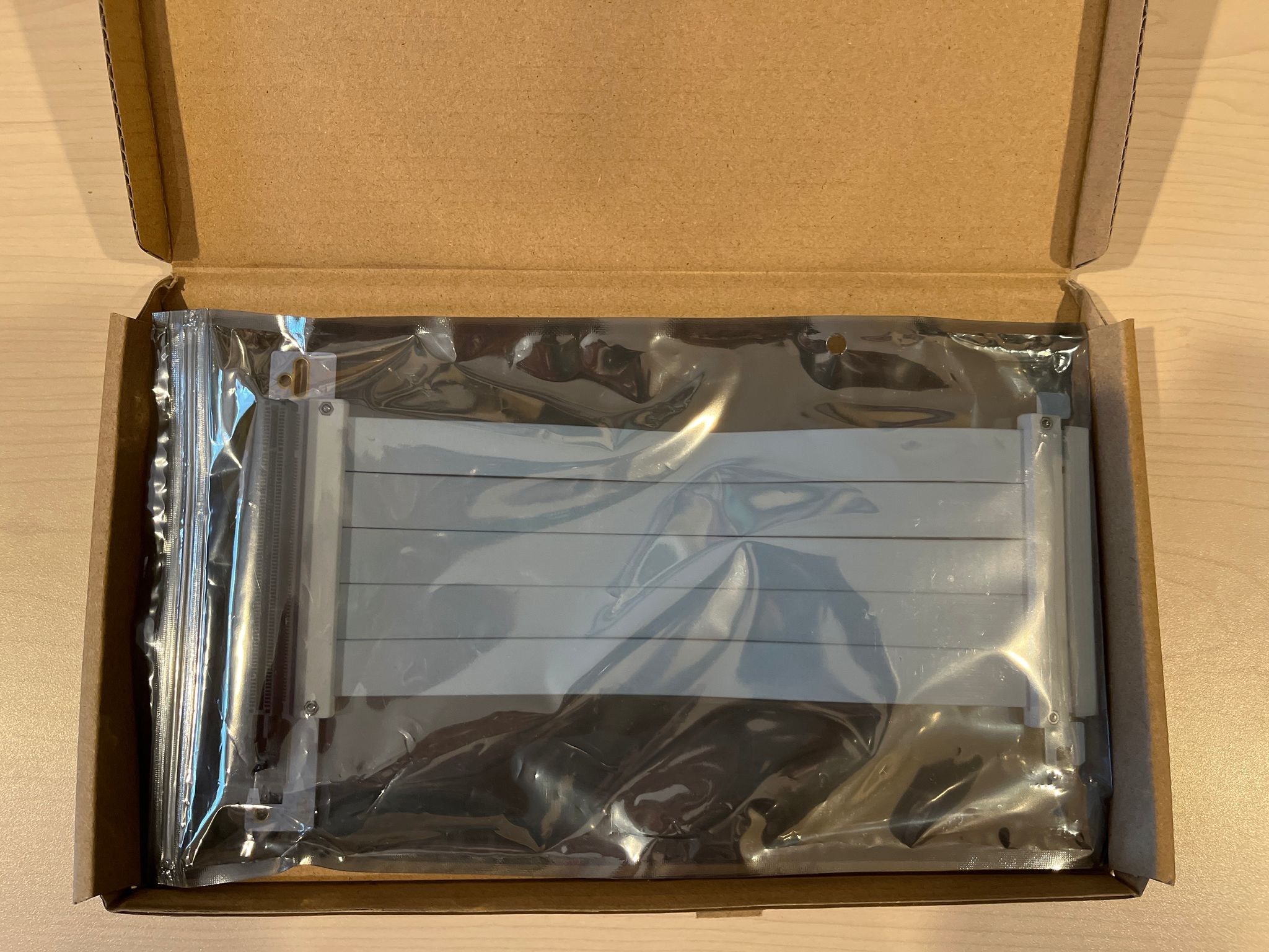 White PCIE Gen 4 Riser Cable - 200mm