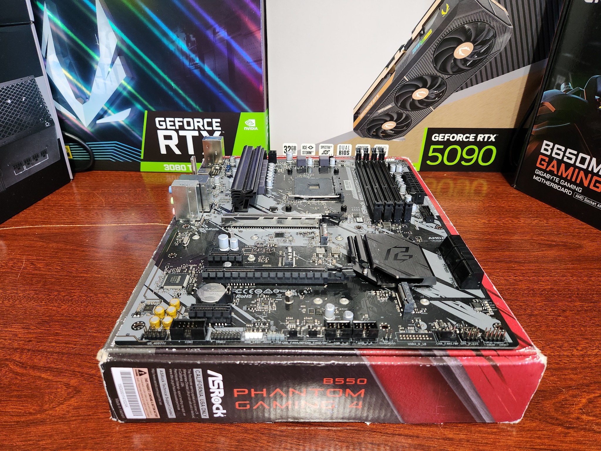 *FOR PARTS* ASRock B550 Phantom Gaming 4/ac AM4 AMD B550 SATA 6Gb/s ATX AMD Motherboard