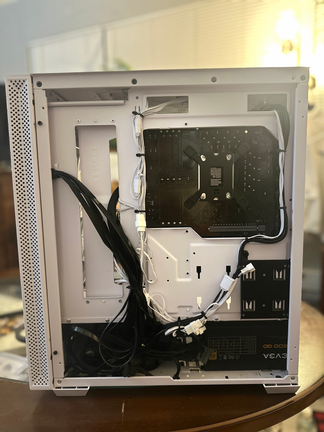RTX3070Ti i5-9400F SSD256GB メモリ32GB BTO RTX 3070 Ti // i5-14400F // 32GB DDR5// 1TB SSD // Custom White