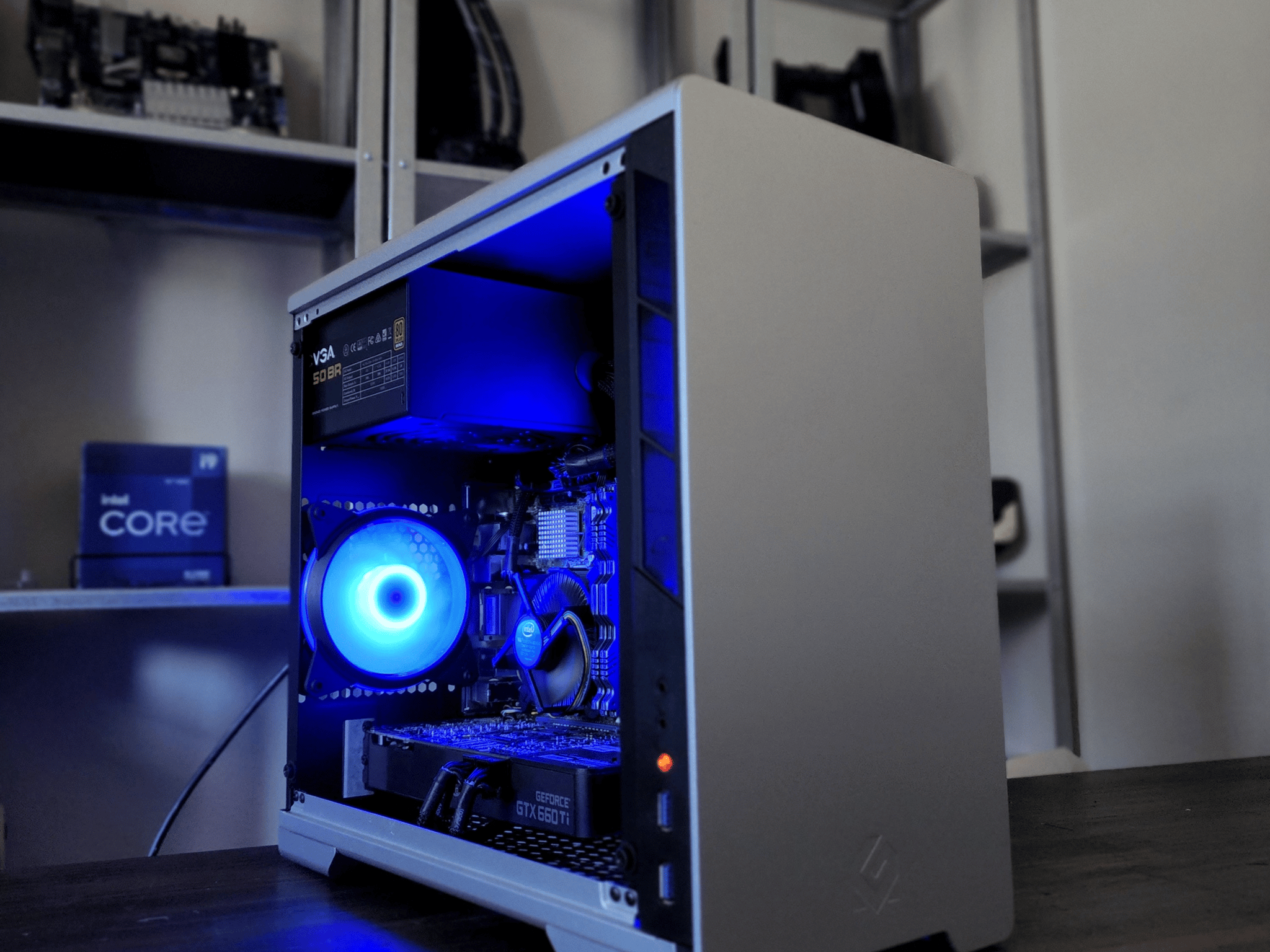 Intel Core i7 2600 // EVGA GeForce GTX 660 Ti // 16GB 1600MHz