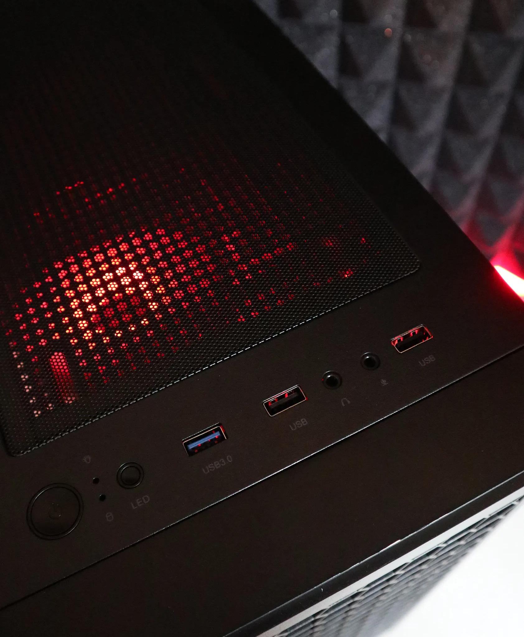 Type S | Ryzen 7 1700 / RX 5700 XT 8GB Gaming PC