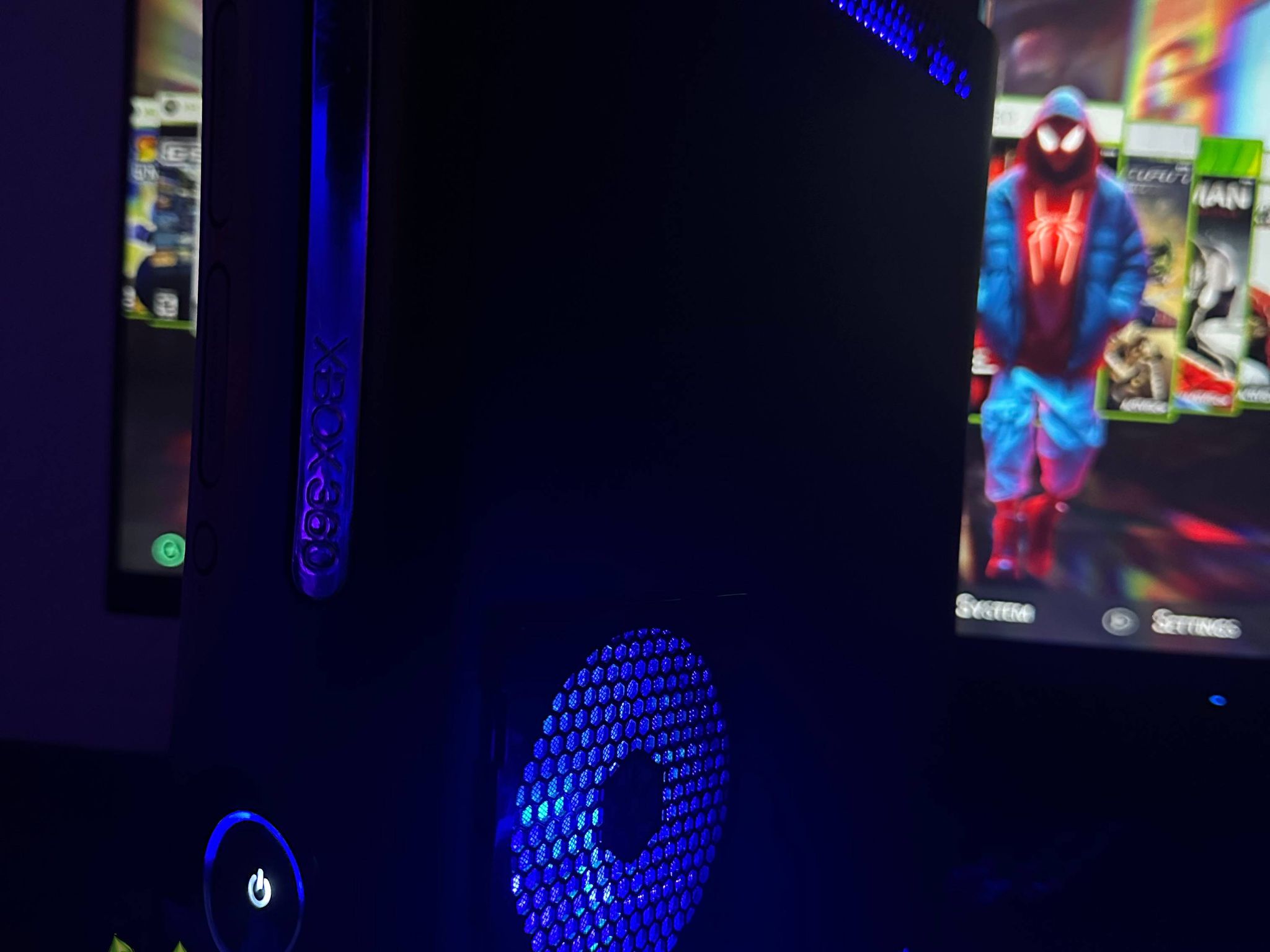 Xbox 360 -RGH3  - Custom LEDs -1TB HDD