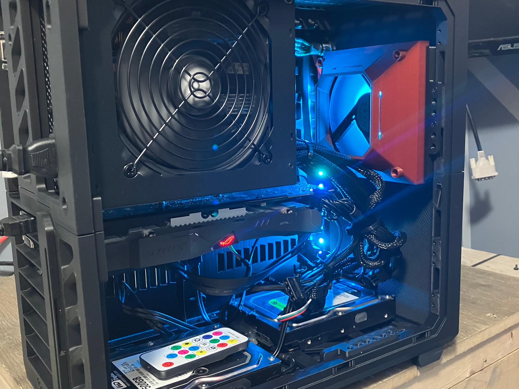 Six Core | i5-9400f | RX 570 OC | 8 GB Ram | 120 GB SSD | 1 TB Game HDD | 600W PSU | Win 11 Pro |