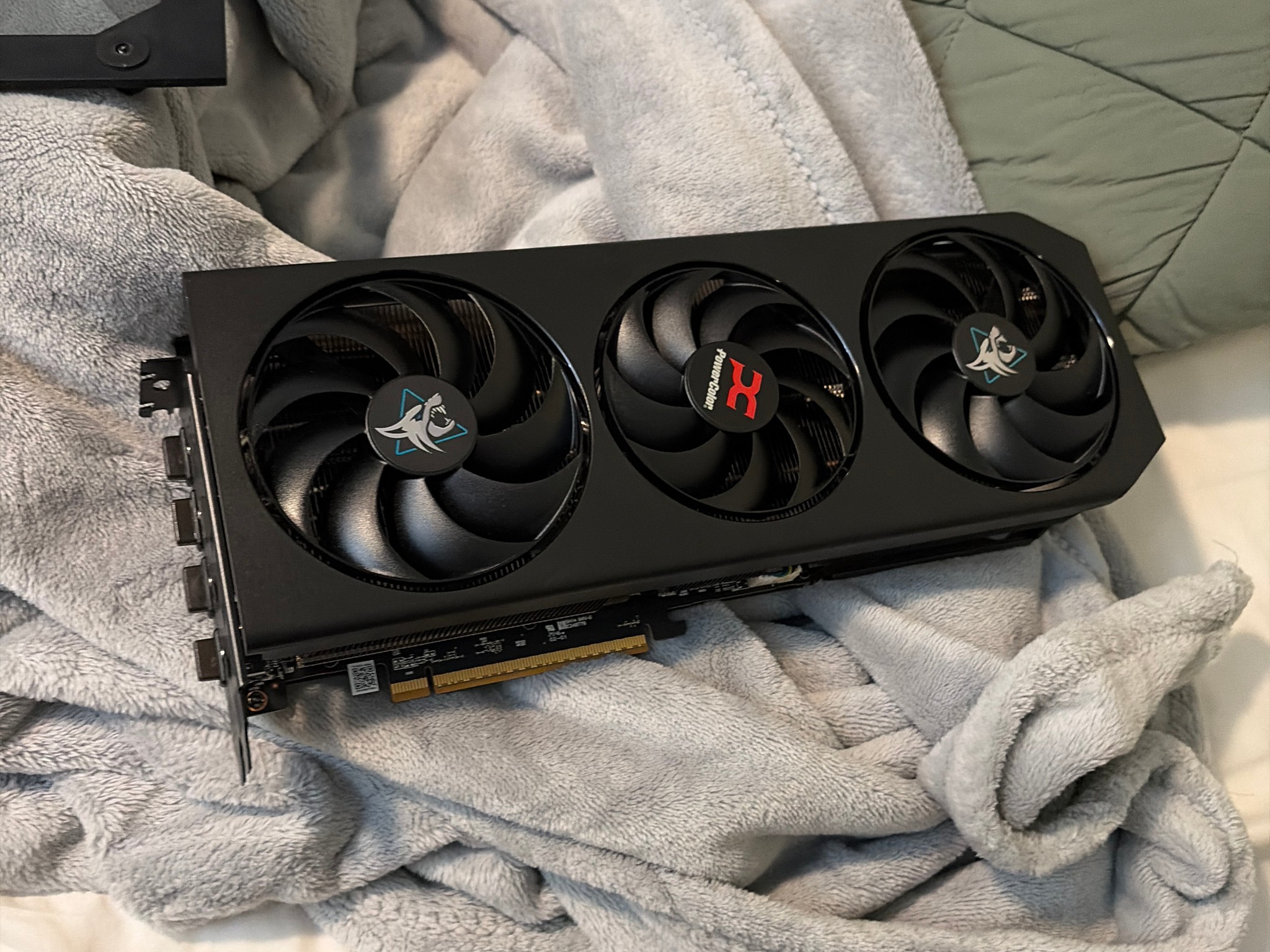 14700kf 9070xt ddr5 build