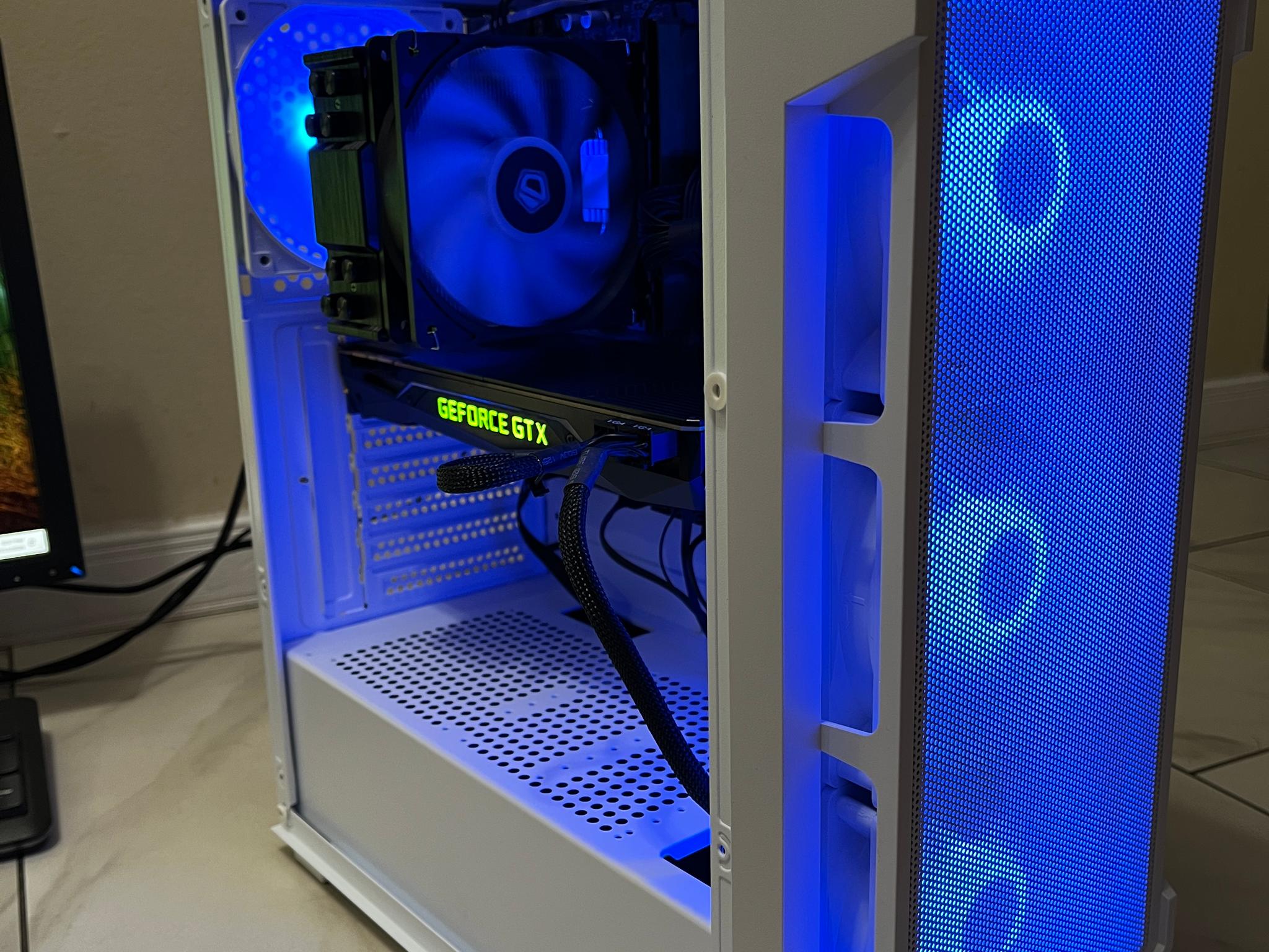 🟠🔥NVIDIA TITAN X Pascal, Intel i7-7700k, 12GB RAM, 500 GB SSD, High Performance RGB Gaming PC 🖥️🟢