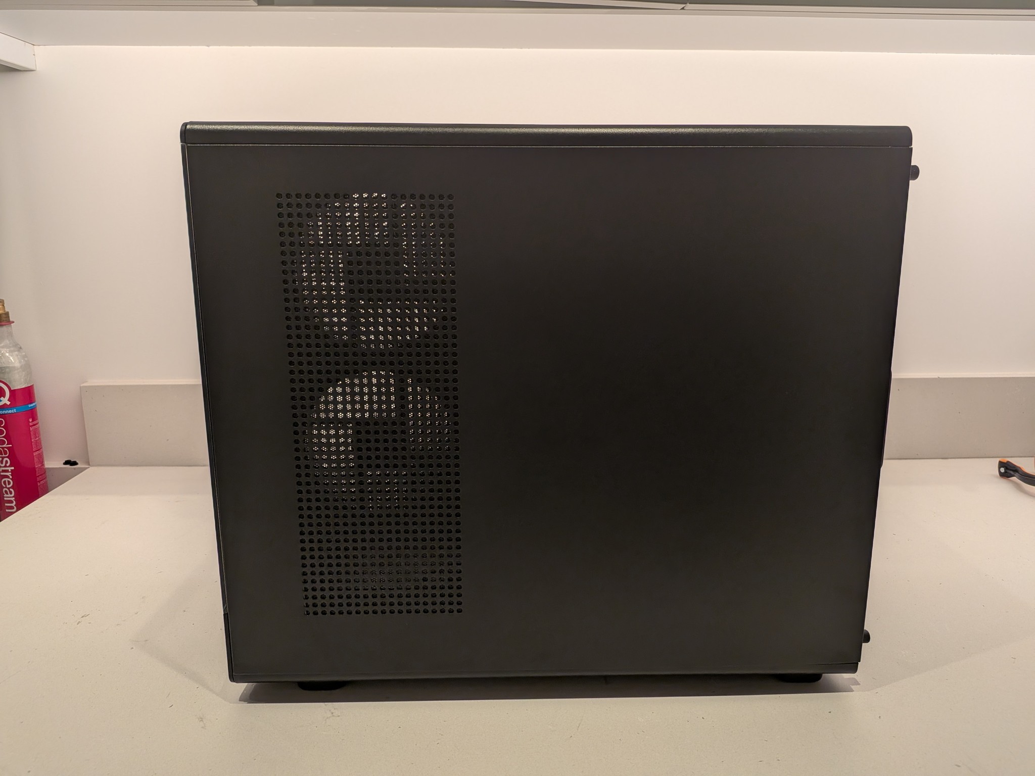 1440p Slayer - RX 7700 XT, Ryzen 5 5700, 32 GB DDR4, 1 TB Gen 4 NVME, RGB