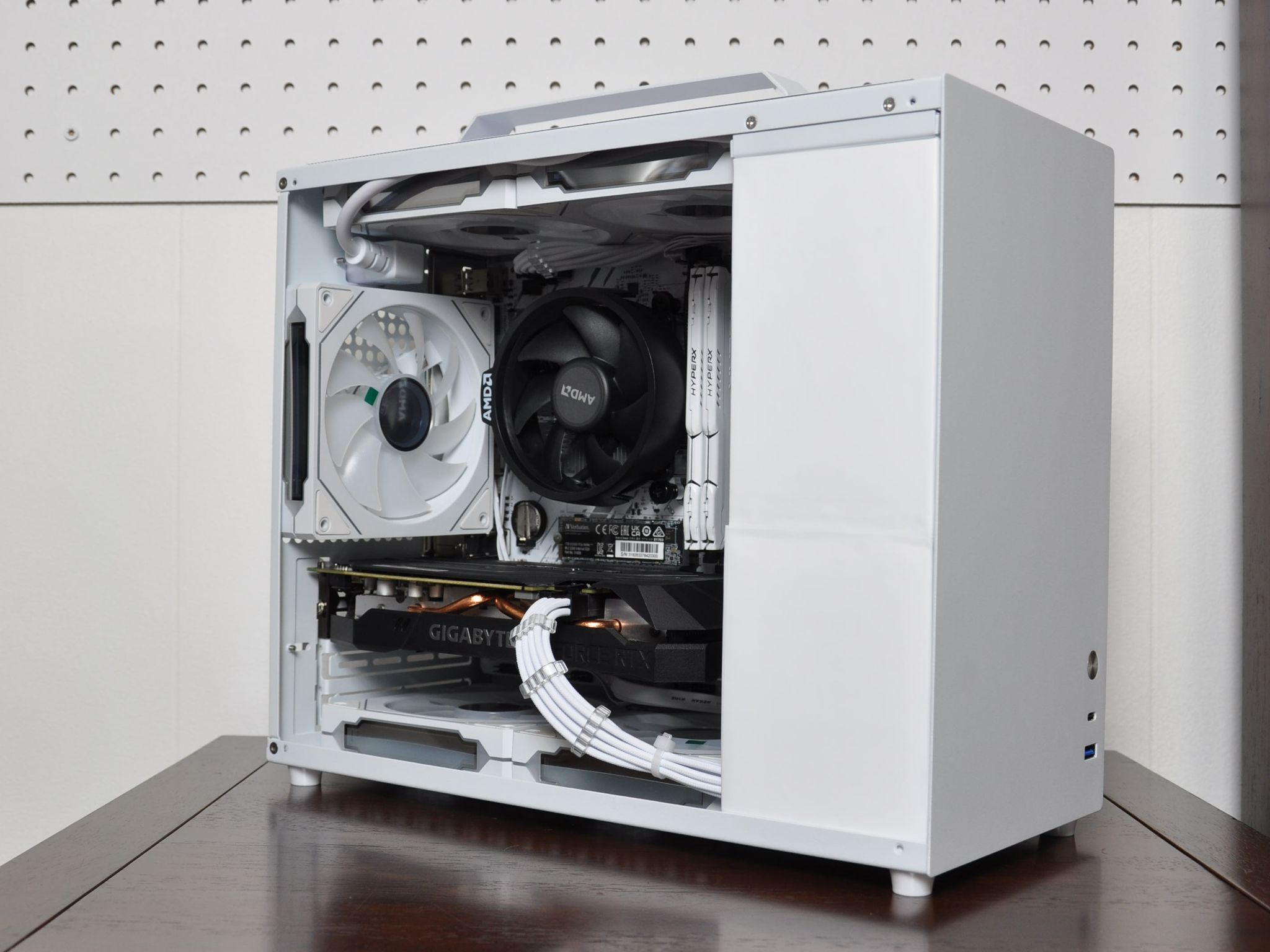 MINI WHITE PC | RTX 2060 OC | AMD RYZEN 5 5500 | 16GB RAM | 1TB GEN 4 SSD | FREE WIFI 6 | $590