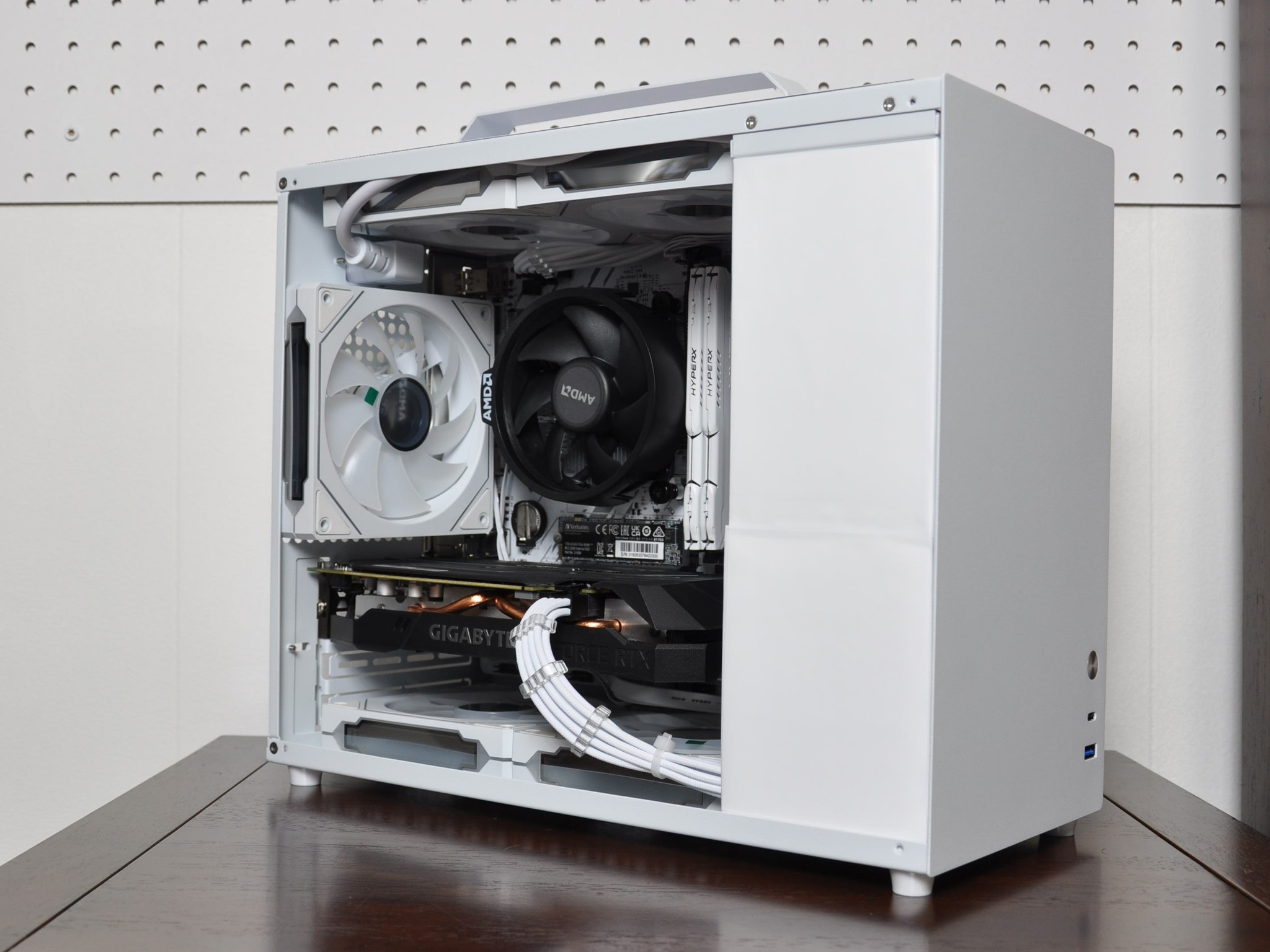 MINI WHITE PC | RTX 2060 OC | AMD RYZEN 5 5500 | 16GB RAM | 1TB GEN 4 SSD | FREE WIFI 6 | $590