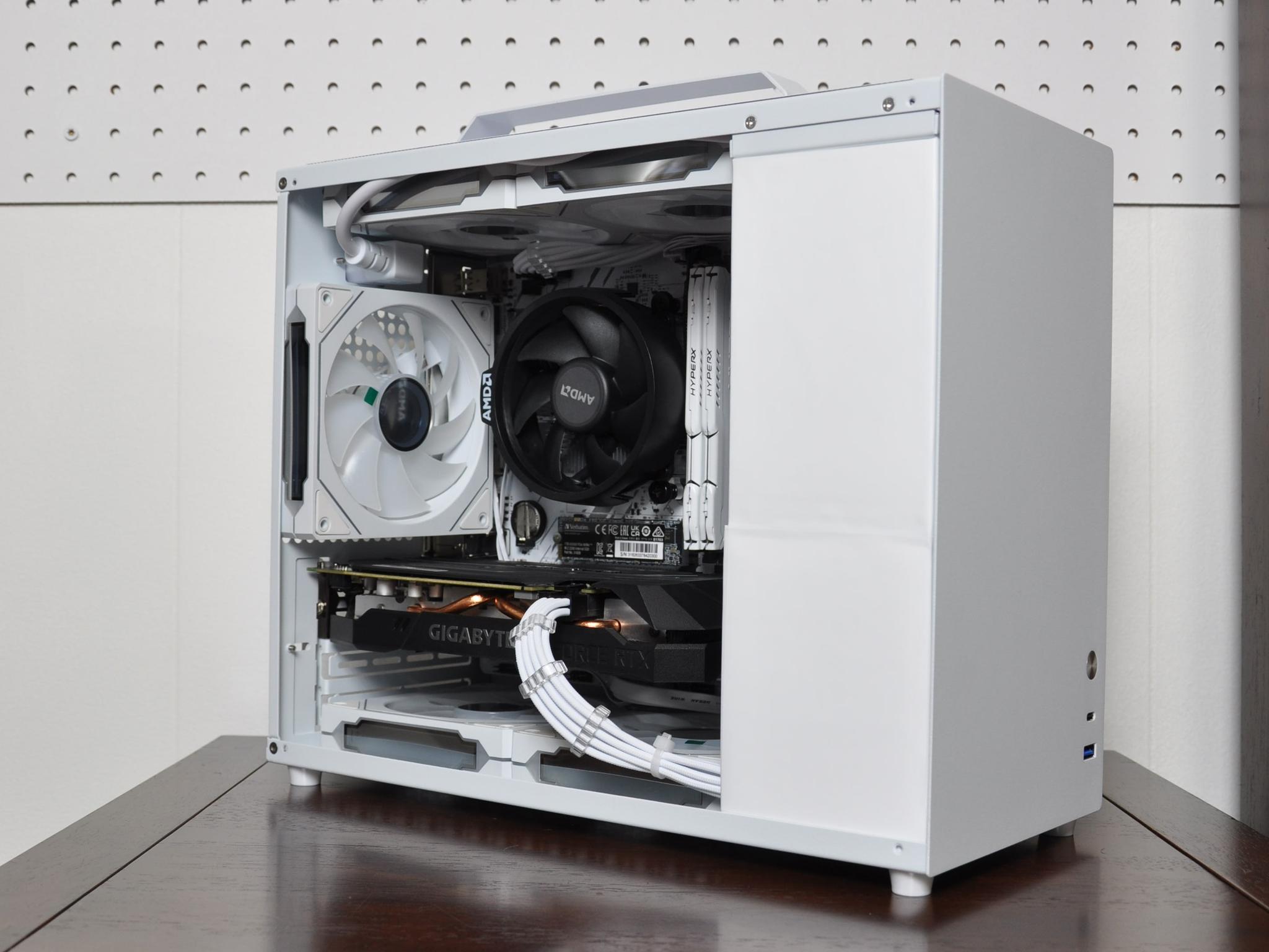 MINI WHITE PC | RTX 2060 OC | AMD RYZEN 5 5500 | 16GB RAM | 1TB GEN 4 SSD | FREE WIFI 6 | $590